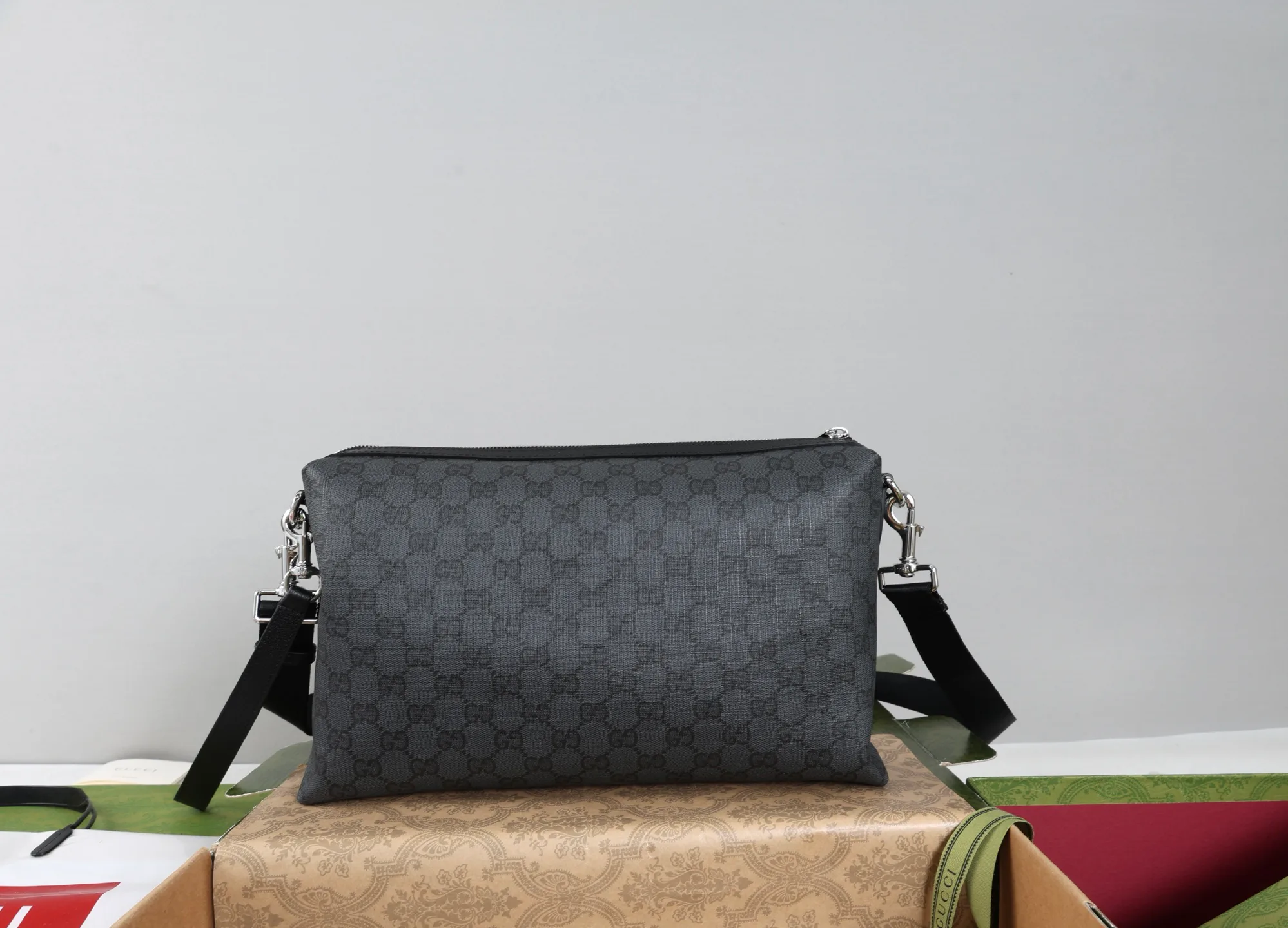 Women's Shoulder Bags GUCCI 18250596