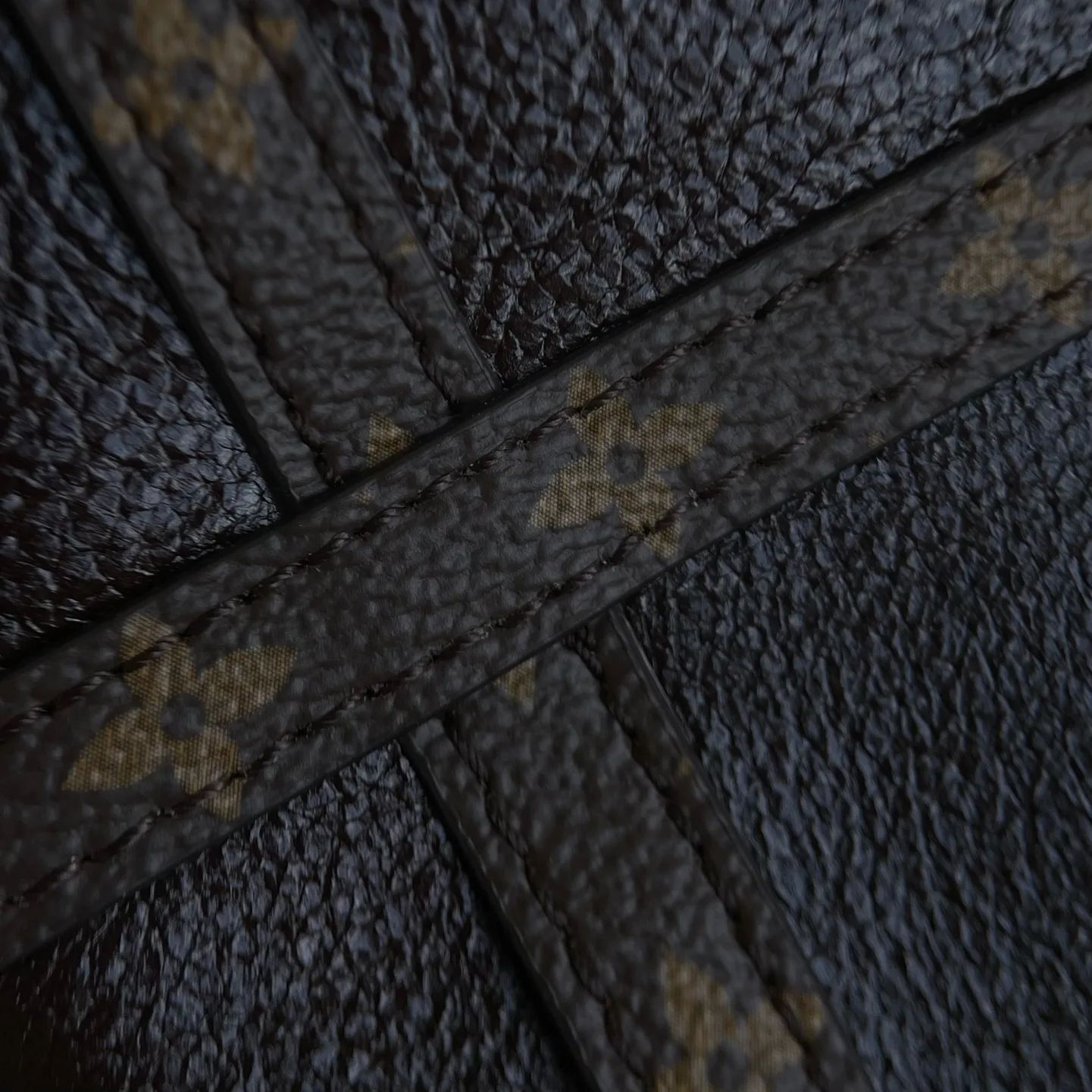 Women's Classic Handbags LOUIS VUITTON 18376606