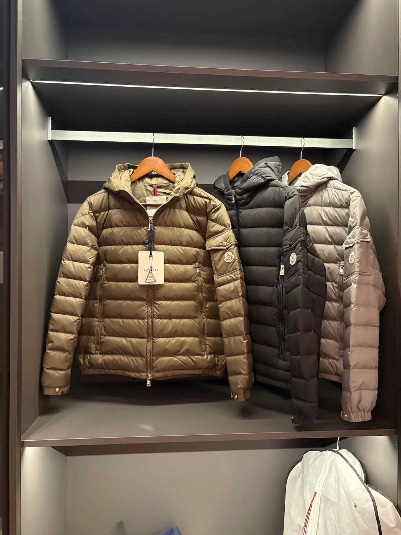 Men's Jackets And Down Jackets MONCLER 18231542