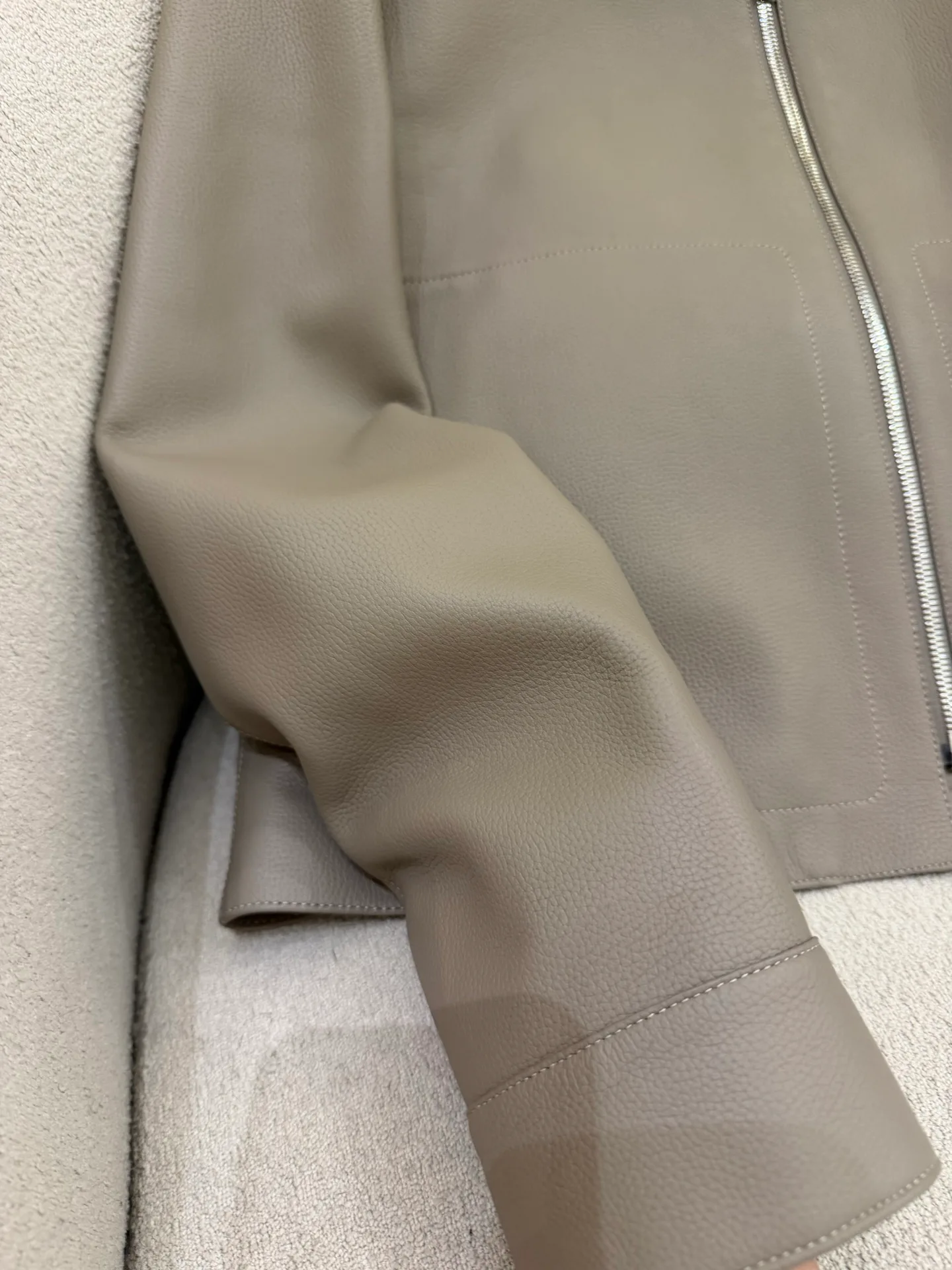 Women's Leather Jackets And Sheepskin Coats HERMES 17802390