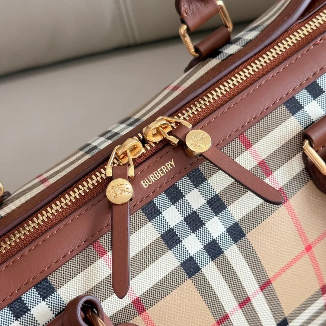 Women's Classic Handbags BURBERRY 17948671