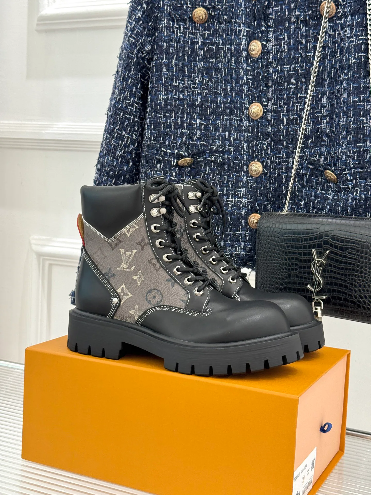 Men's Ankle Boots LOUIS VUITTON 18534822