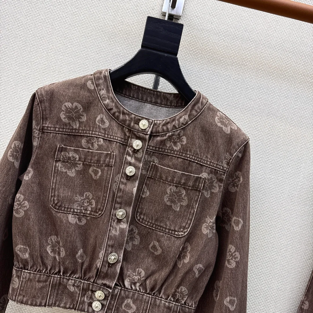 Women's Jackets And Down Jackets CHANEL 18327880