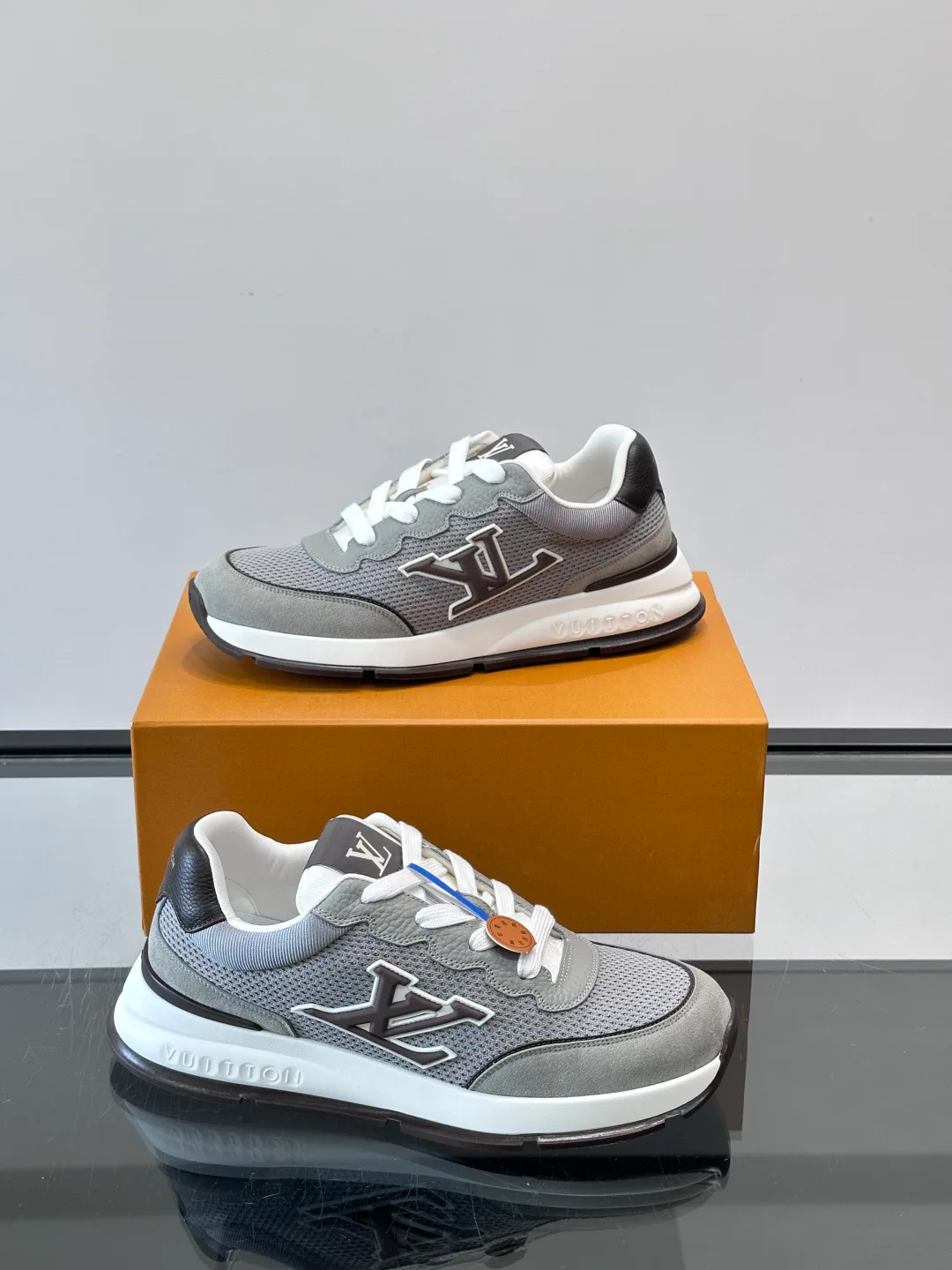 Men's Sneakers LOUIS VUITTON 17897385