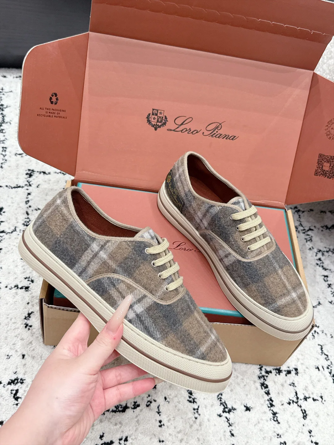 Women's Sneakers LORO PIANA 18406639
