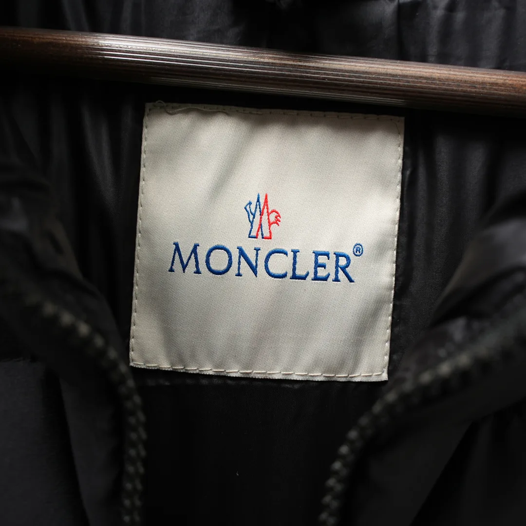 Women's Vests MONCLER 18455961