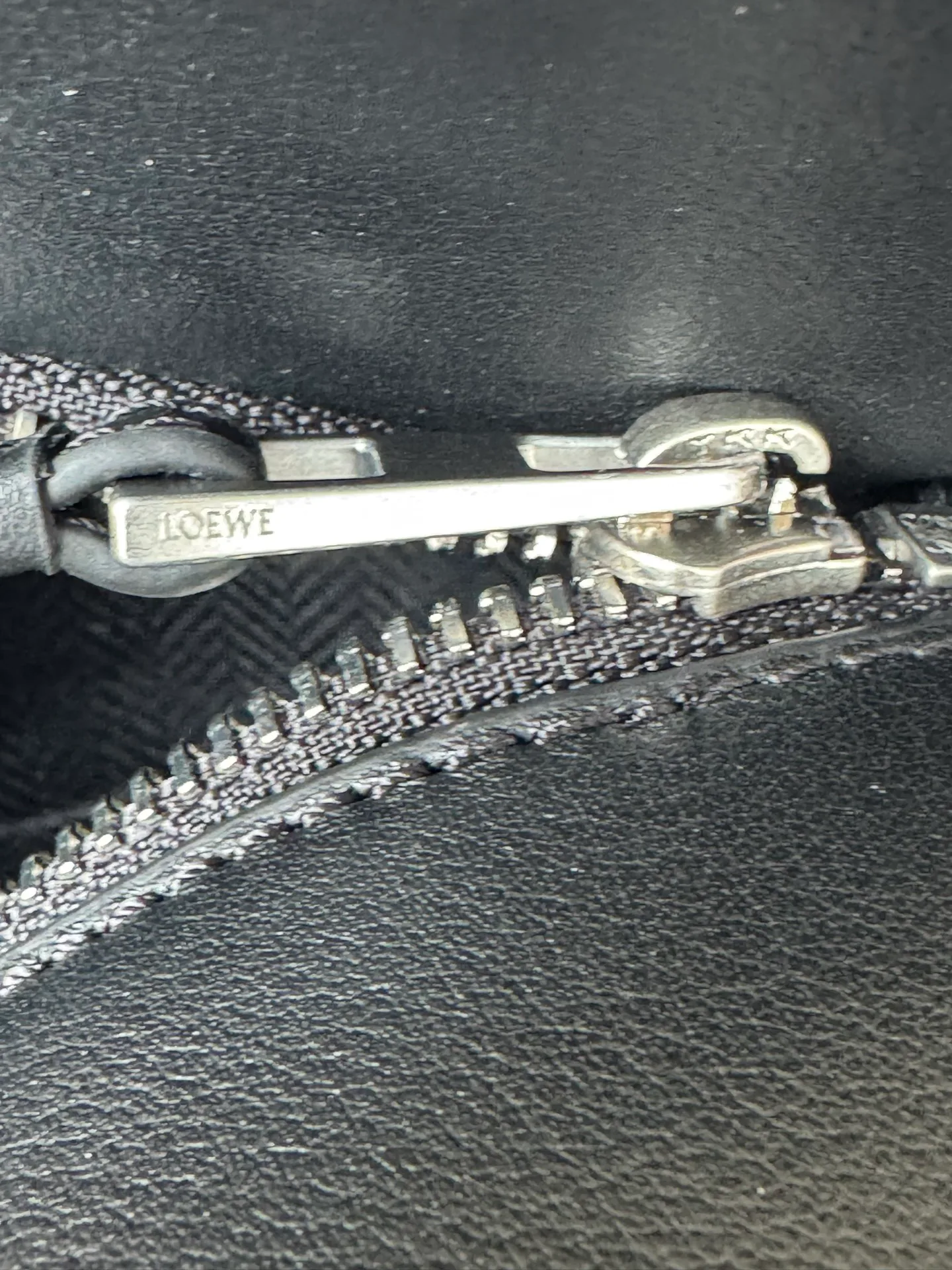 Women's Classic Handbags LOEWE 17937889