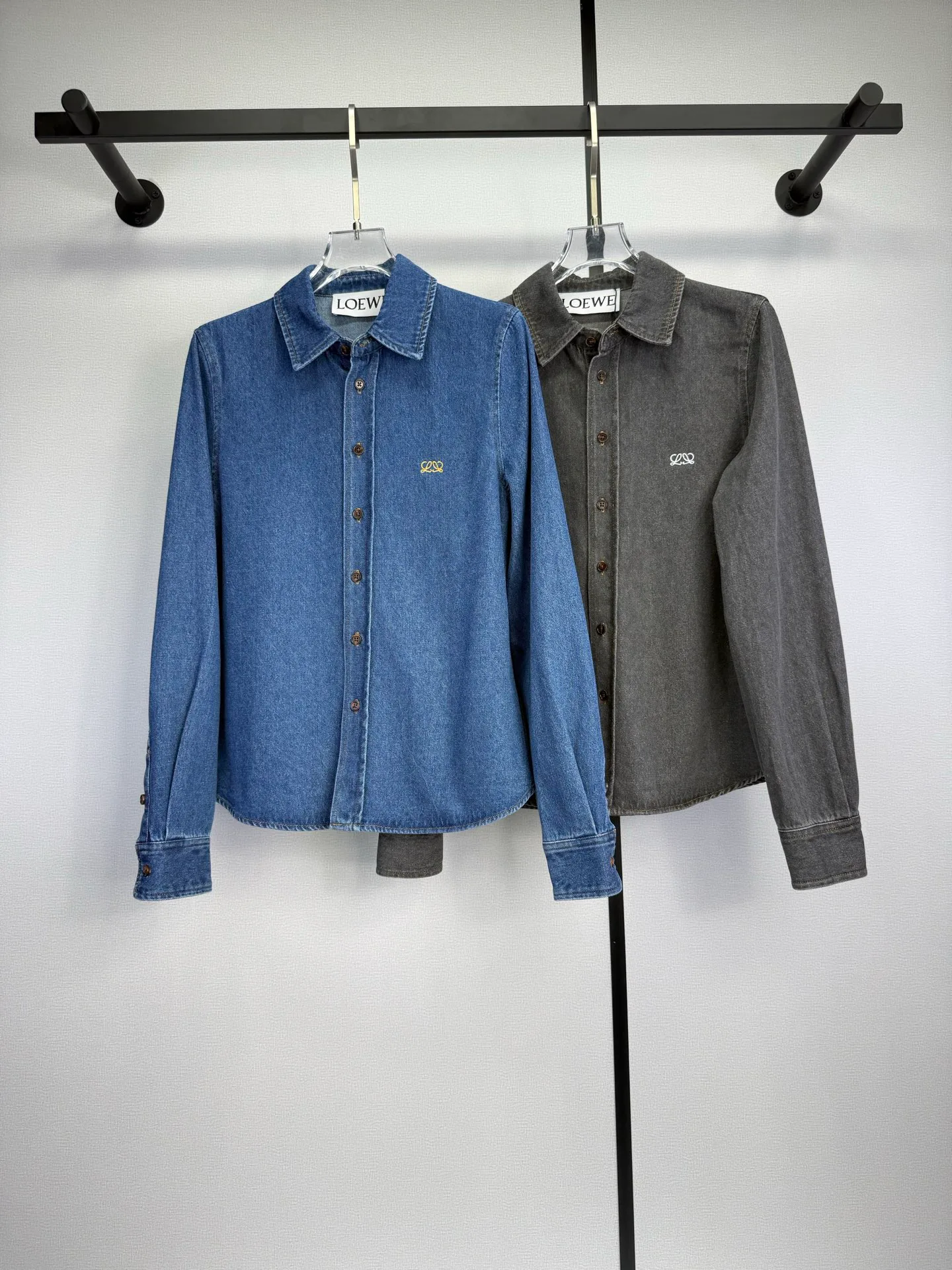 Women's Shirts LOEWE 17799307