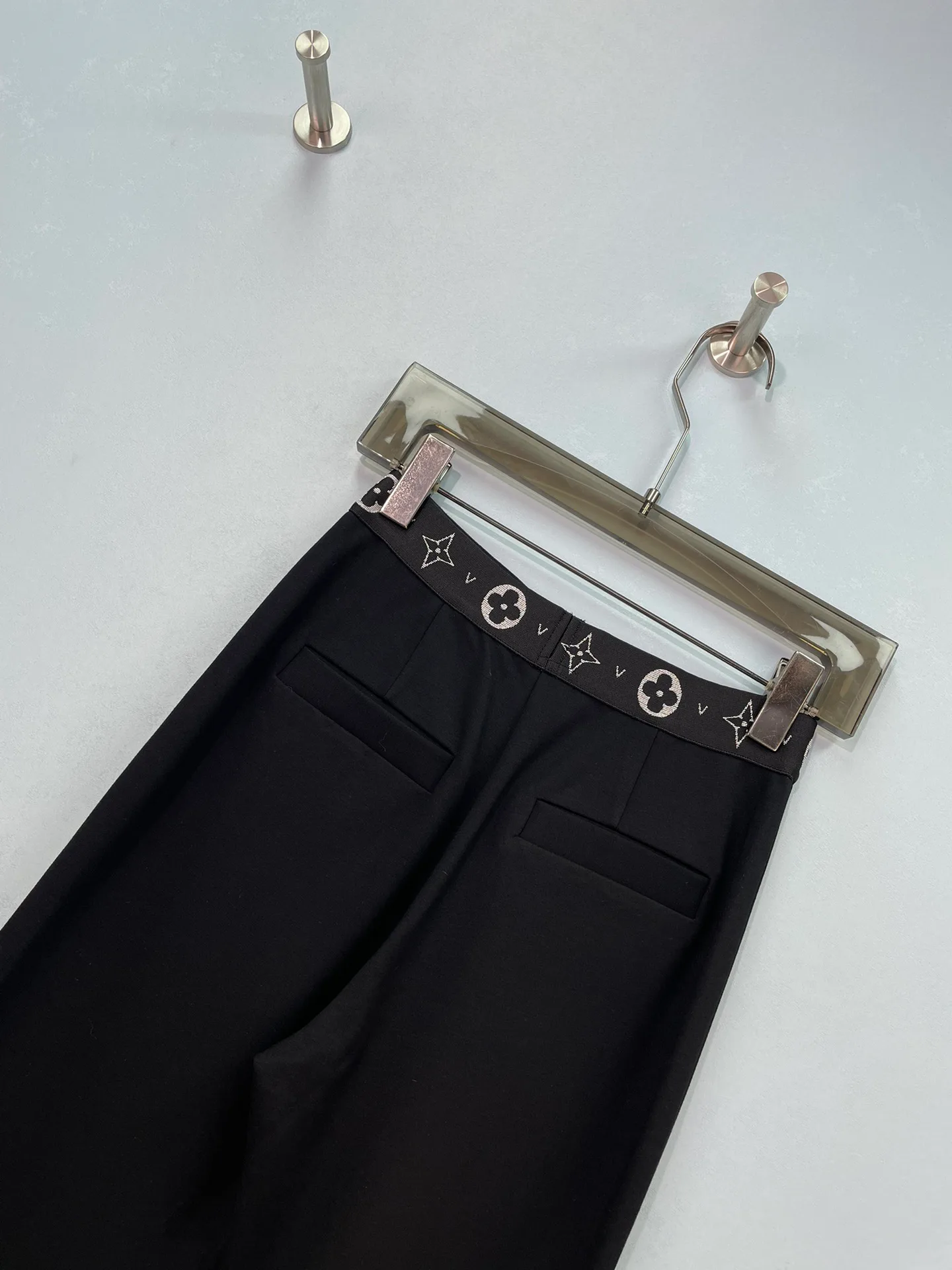 Women's Trousers LOUIS VUITTON 17812990