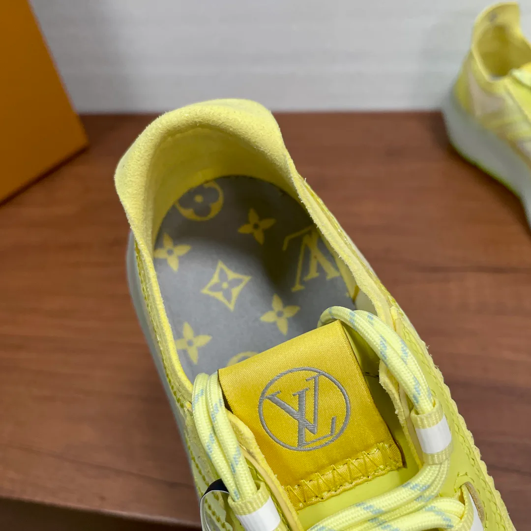Women's Sneakers LOUIS VUITTON 17542555
