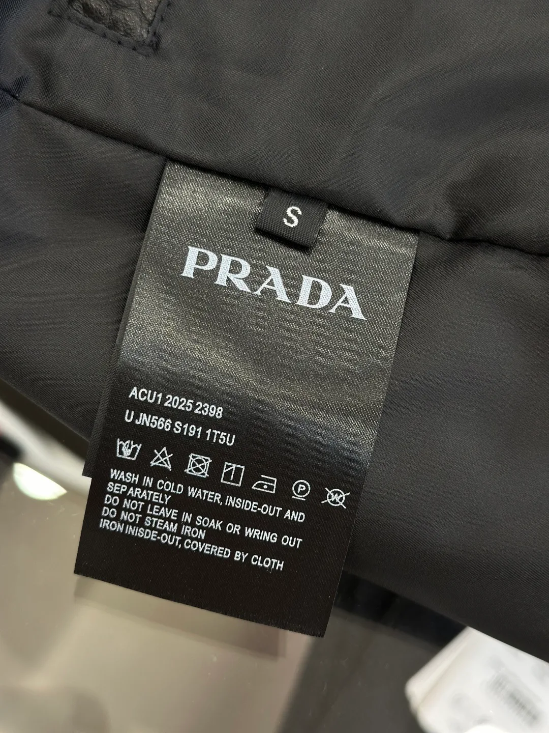 Кожаные Куртки И Дублёнки Мужские Prada 18558592