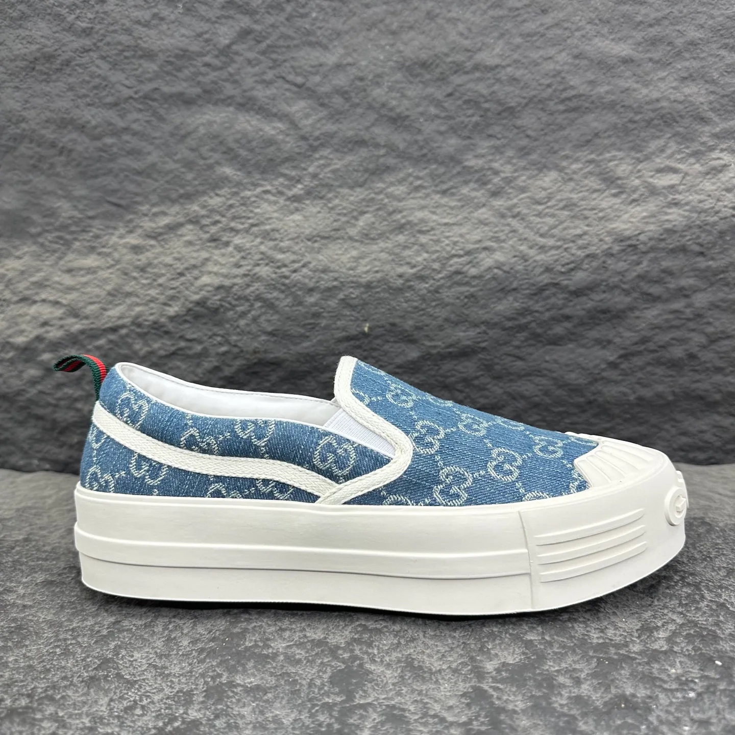 Men's Sneakers GUCCI 18154153