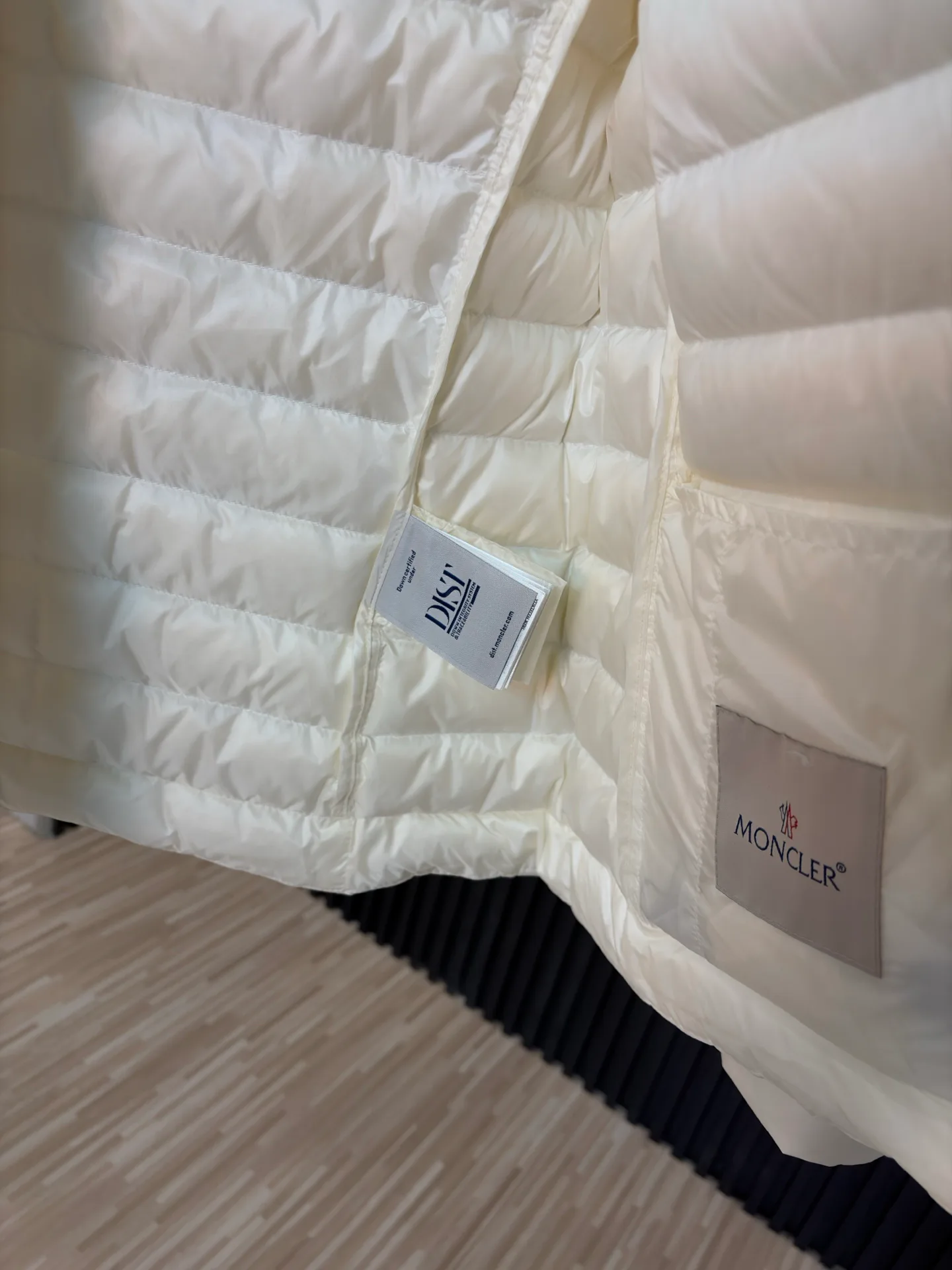 Men's Jackets And Down Jackets MONCLER 18231136