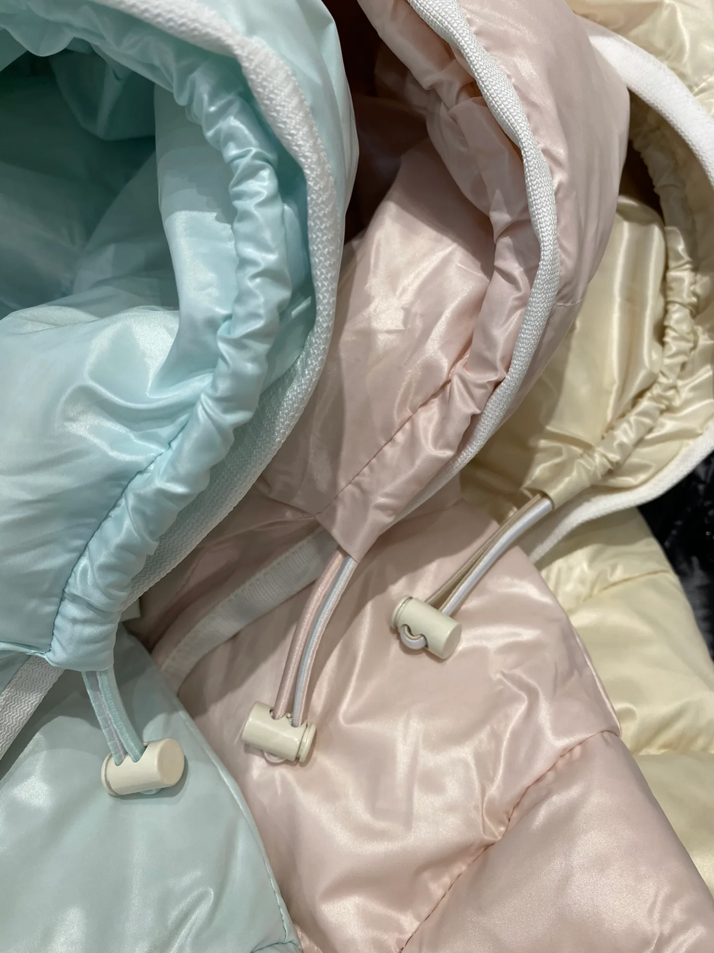 Women's Jackets And Down Jackets MONCLER 17951523