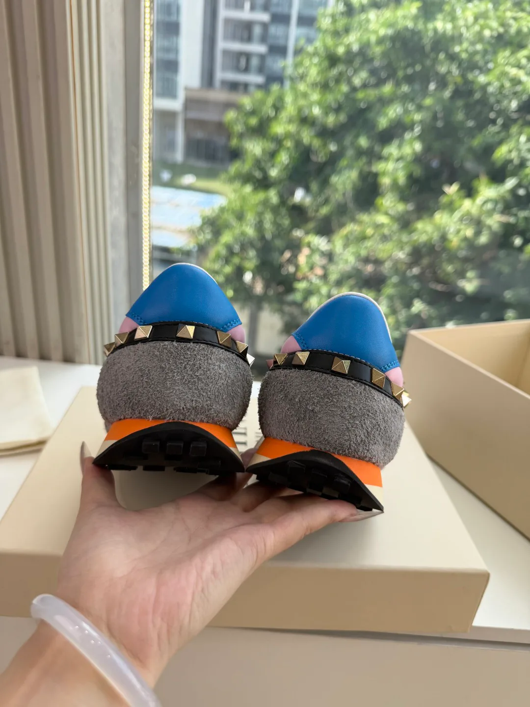 Women's Sneakers VALENTINO 18053443