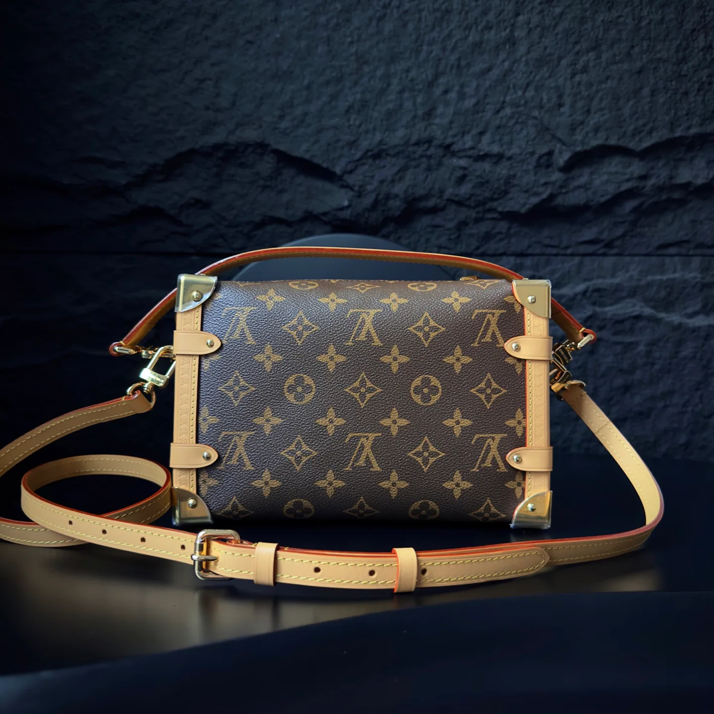 Классические Сумки Женские Louis Vuitton 18676161