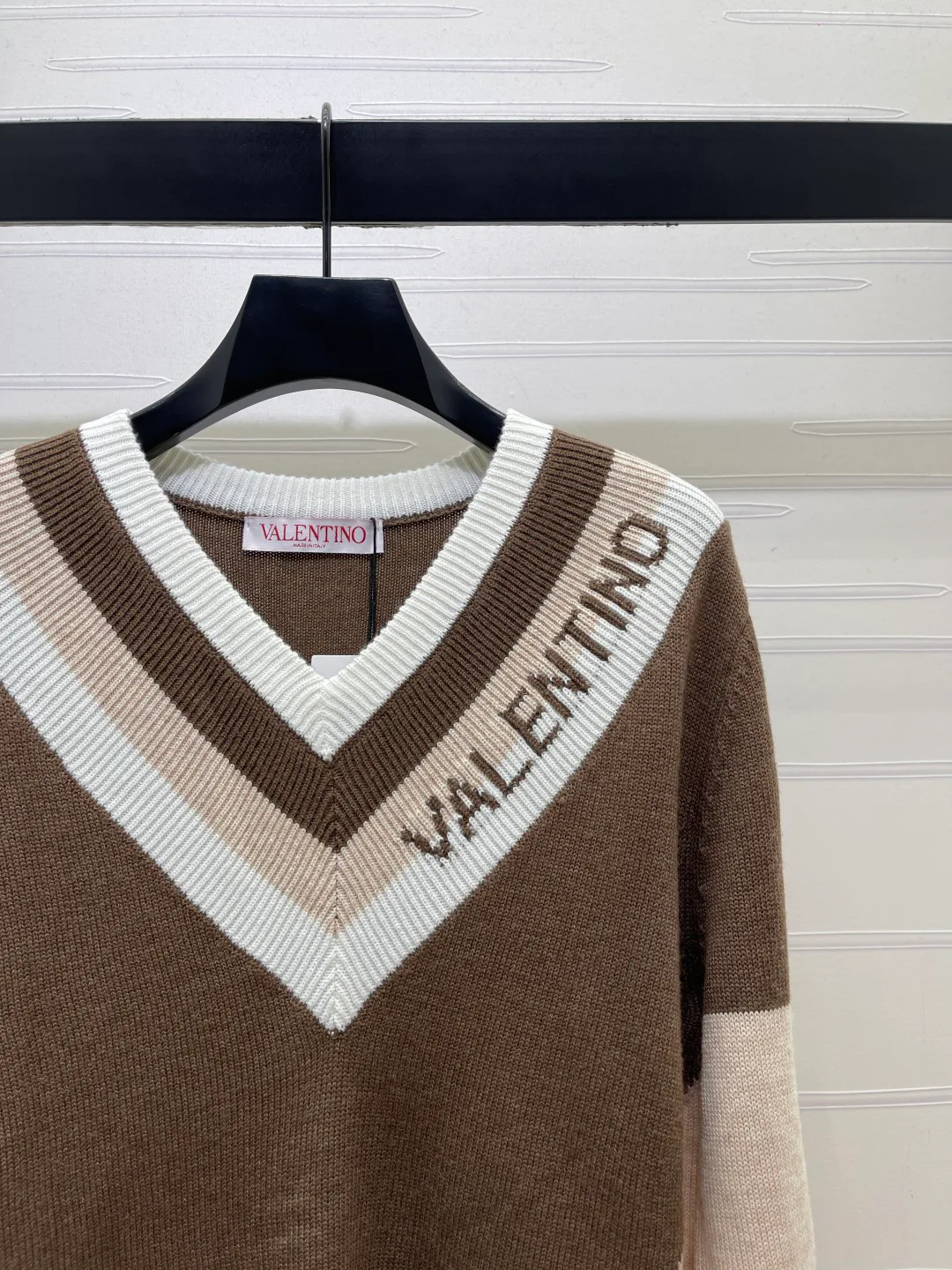 Women's Jumpers And Sweaters VALENTINO 18140973