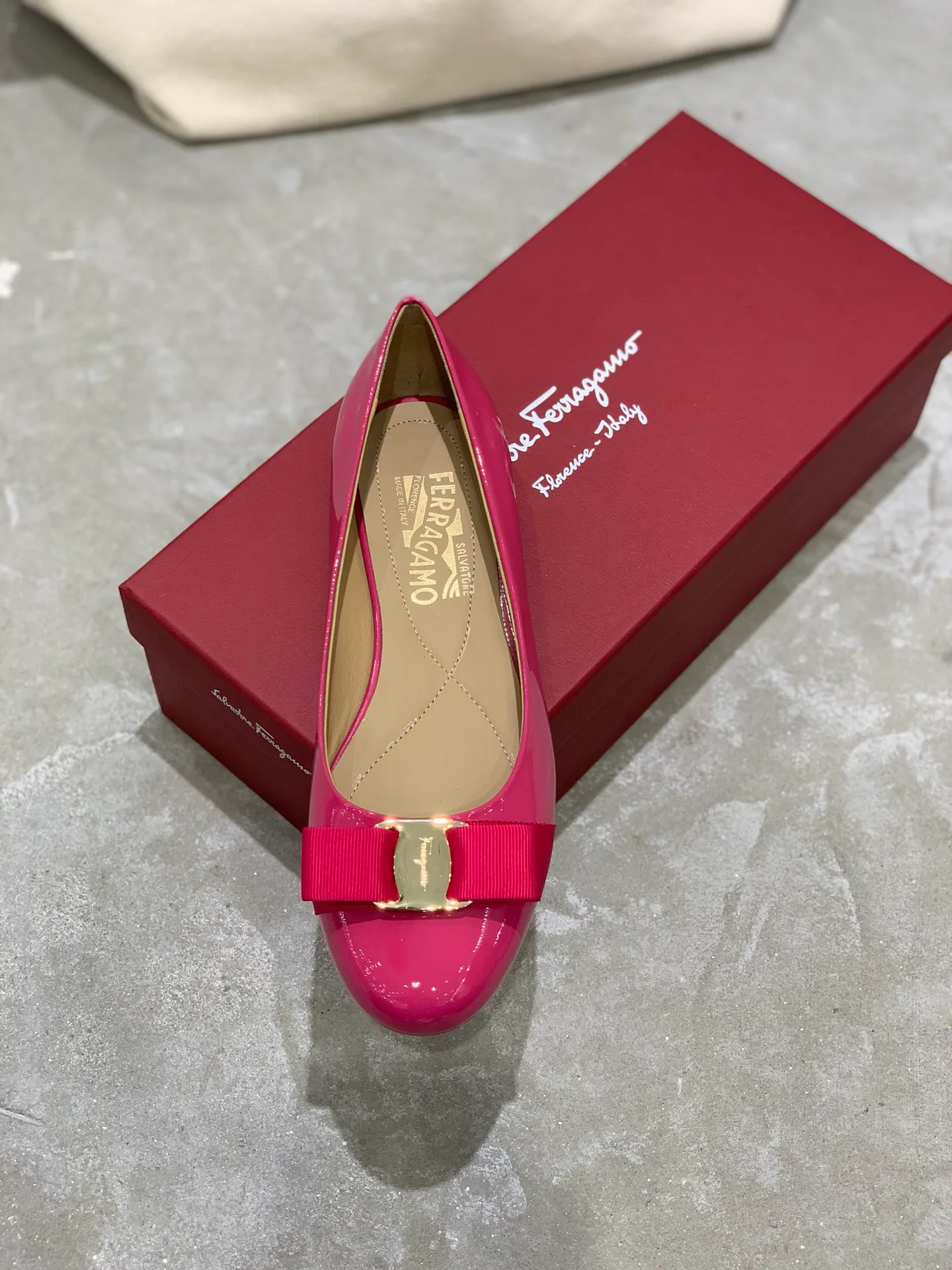 Women's Ballet Flats SALVATORE FERRAGAMO 18340646