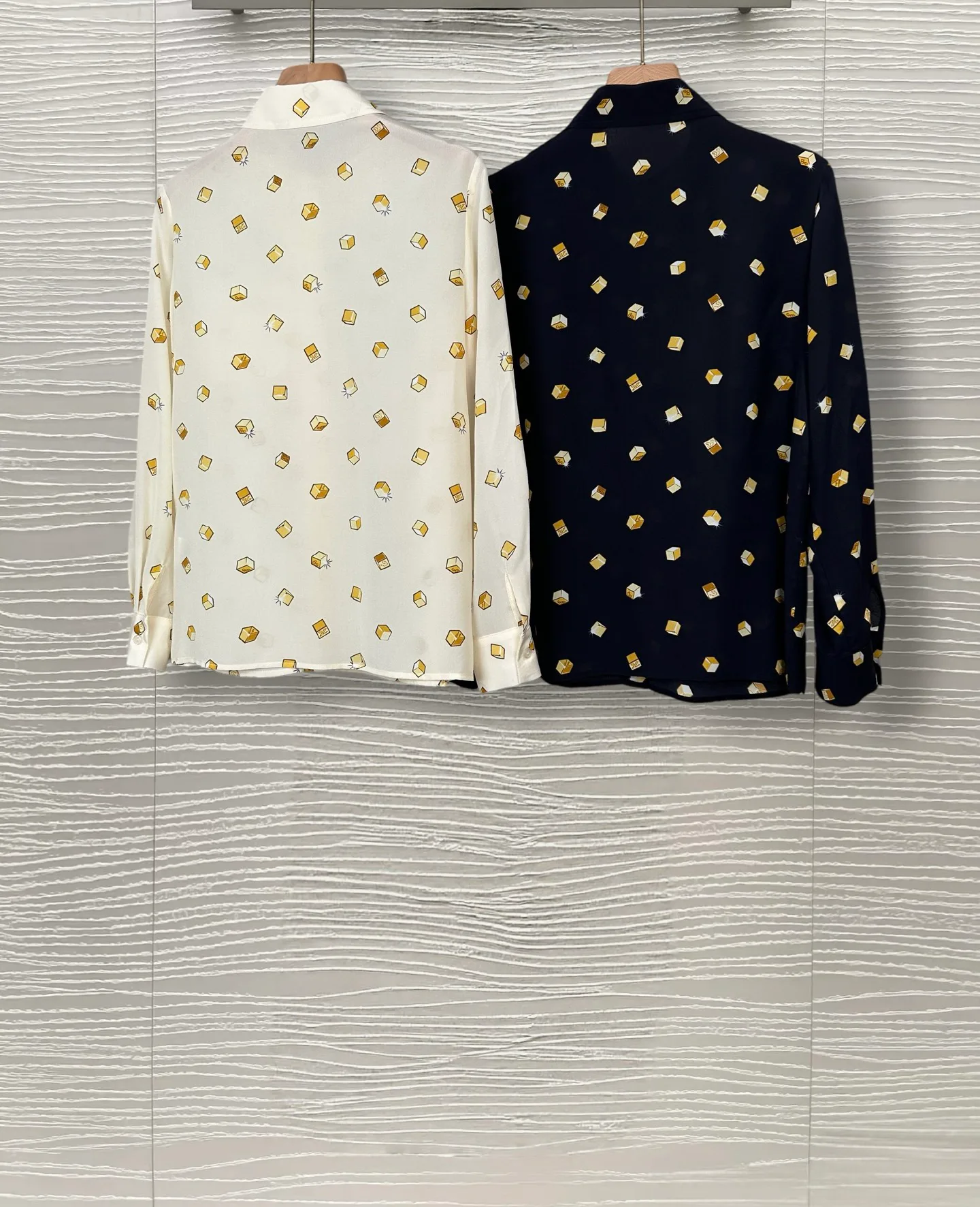 Women's Shirts LOUIS VUITTON 18417141