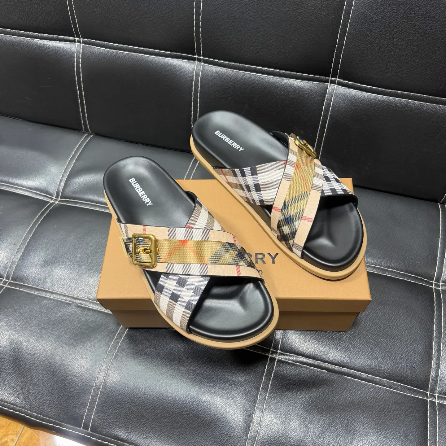 Men's Flip-Flops BURBERRY 17954967