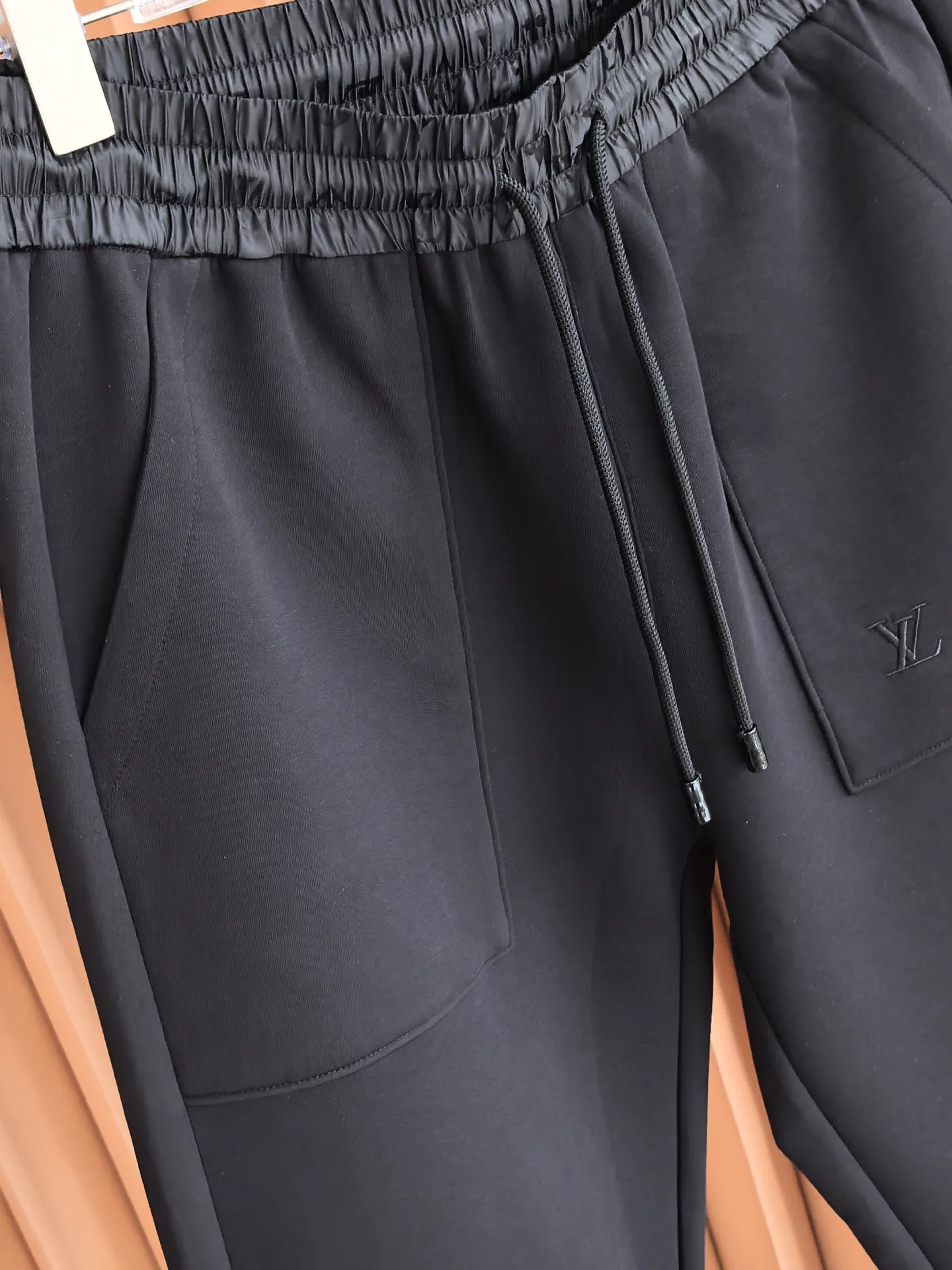 Men's Trousers LOUIS VUITTON 18109328