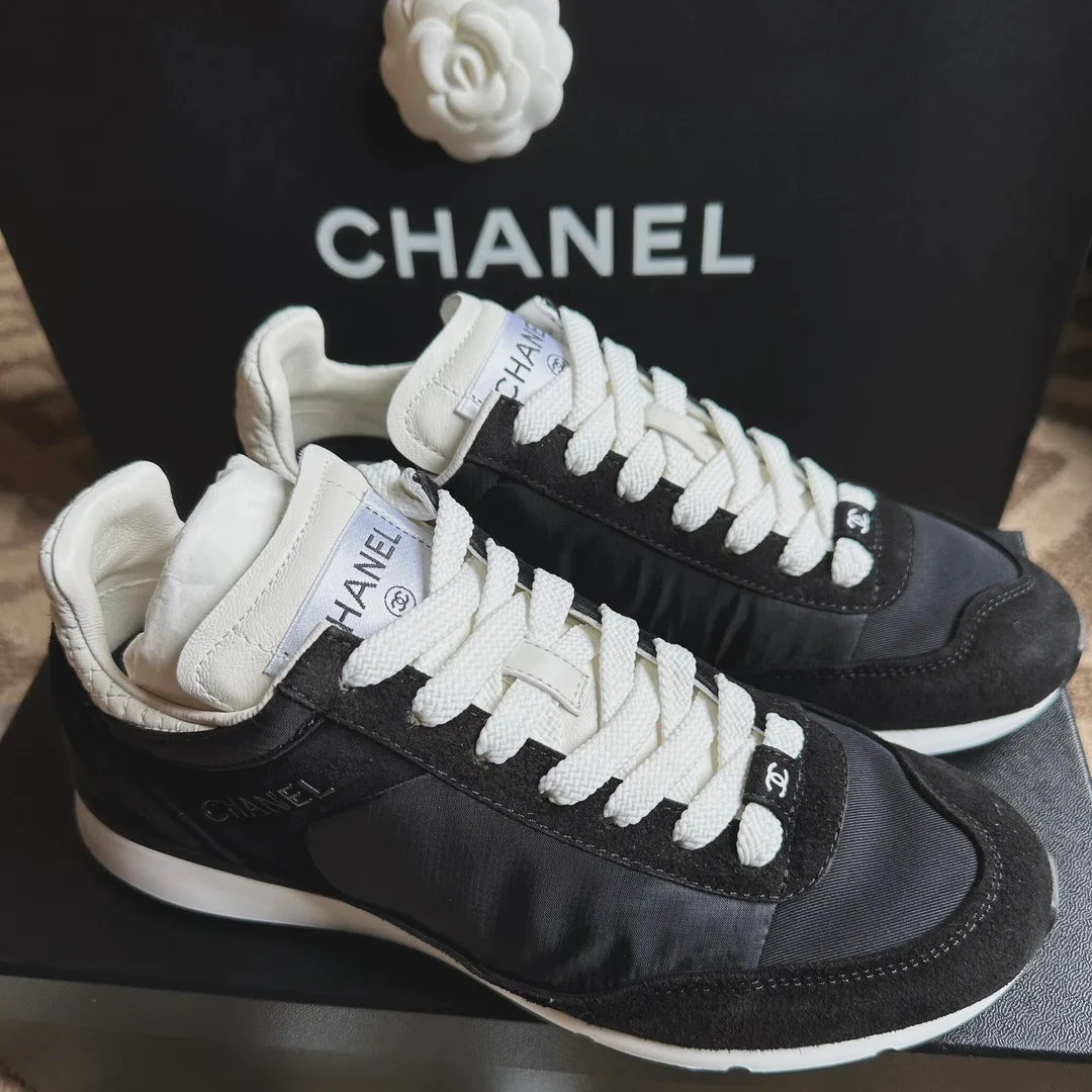 Кроссовки Женские Chanel 18652515