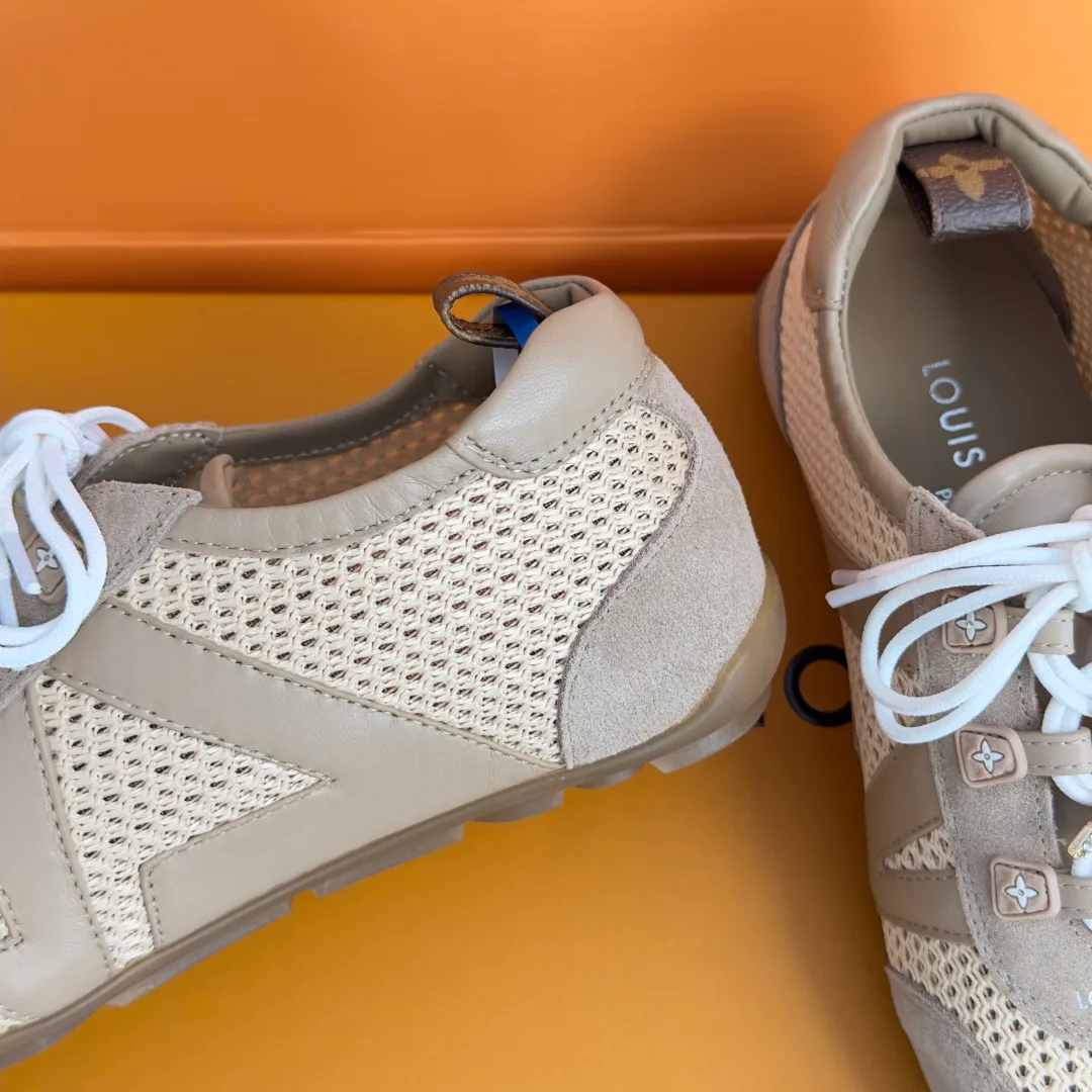 Women's Sneakers LOUIS VUITTON 17950618