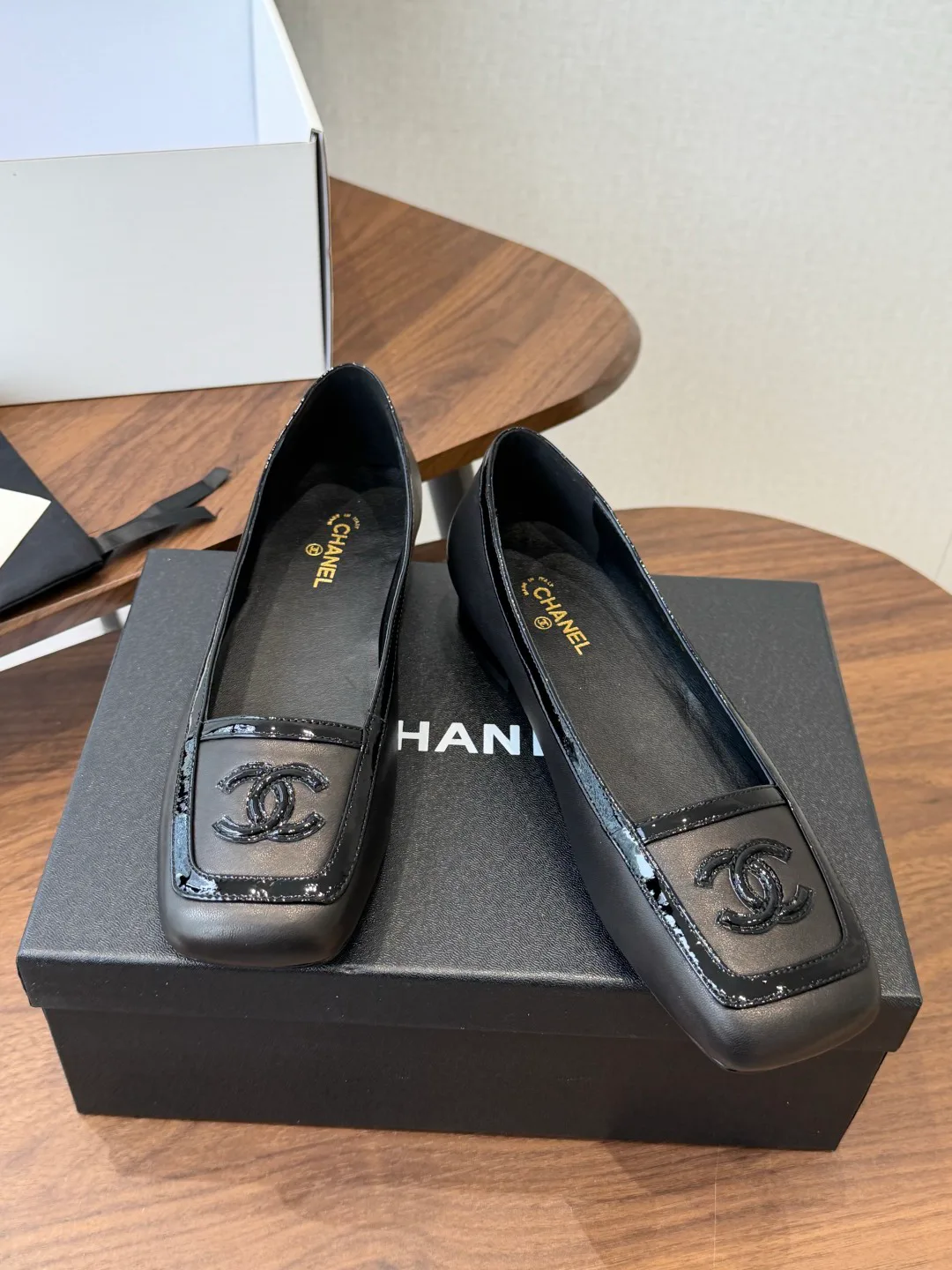 Women's Ballet Flats CHANEL 17708763