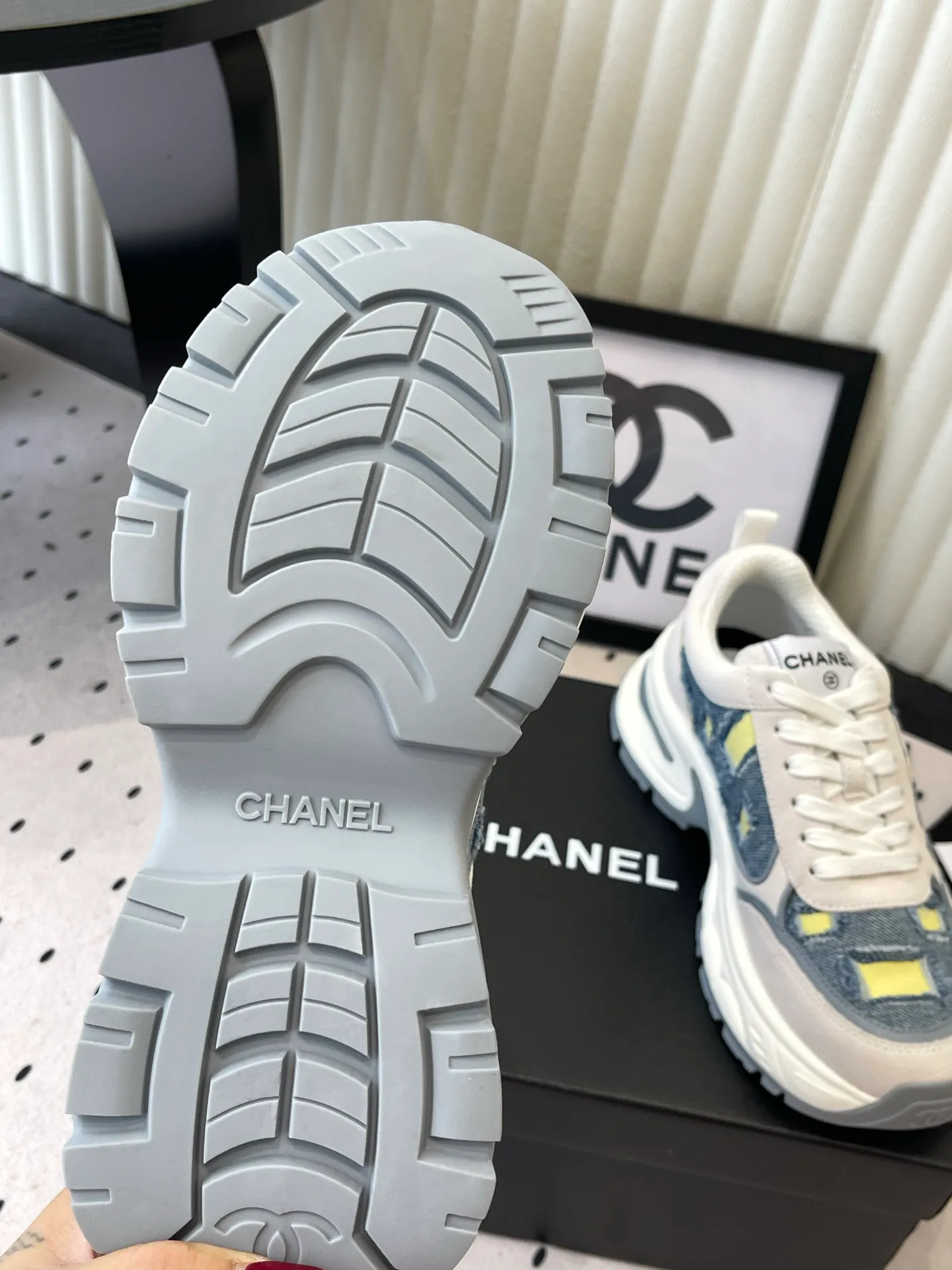 Women's Sneakers CHANEL 17769664