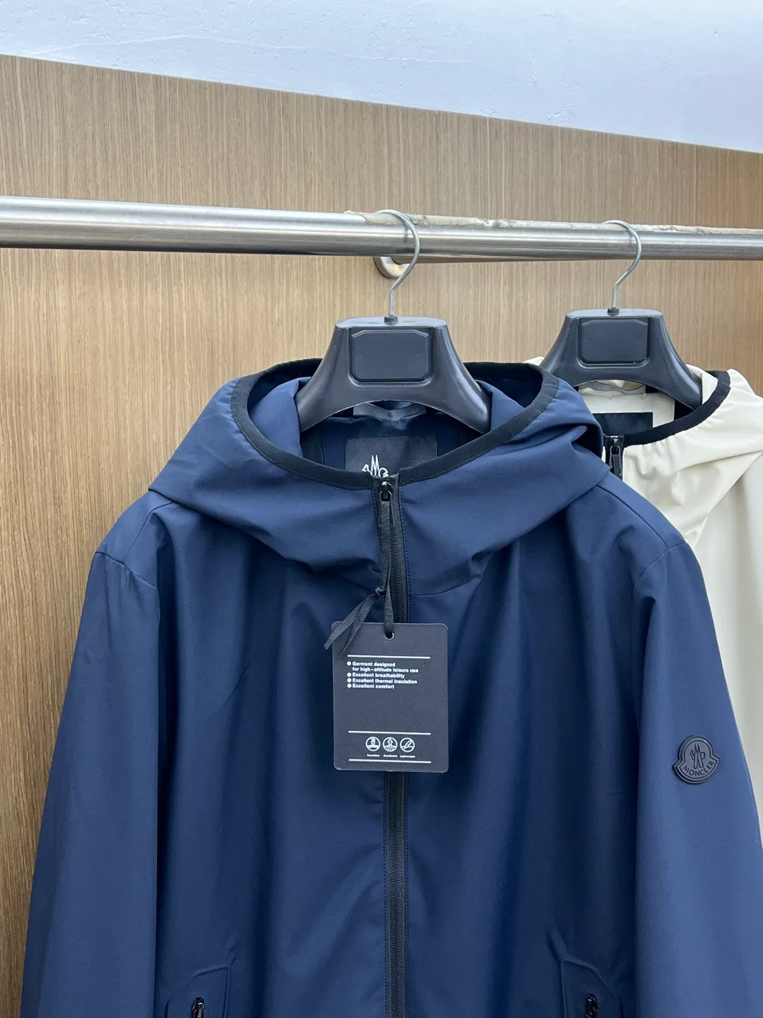 Men's Jackets And Down Jackets MONCLER 18244038