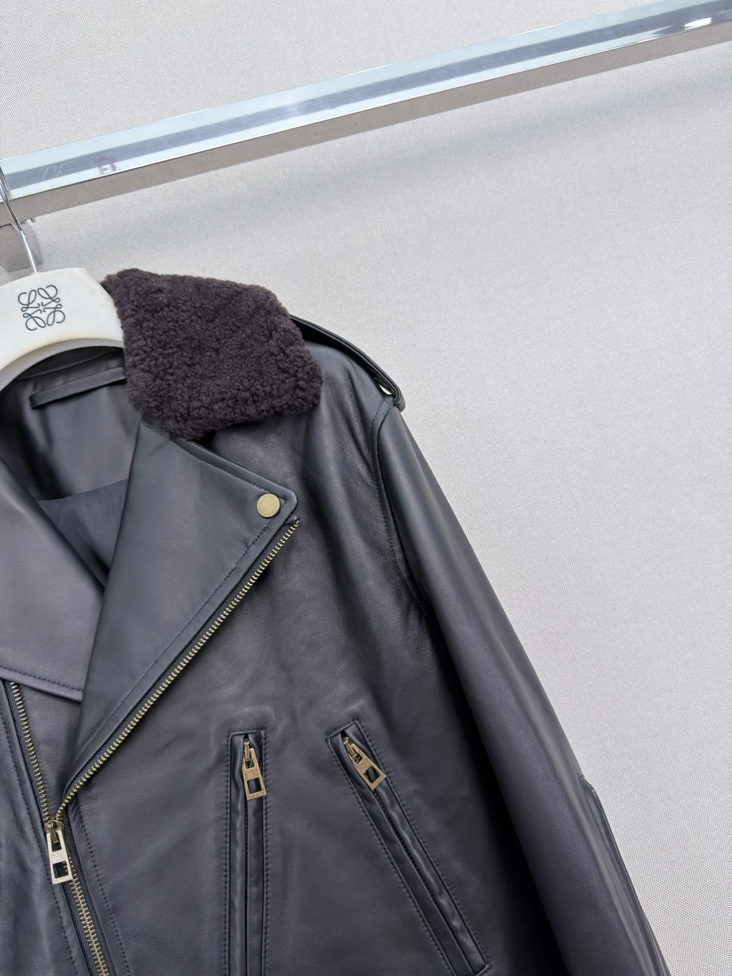 Women's Leather Jackets And Sheepskin Coats LOEWE 18455196