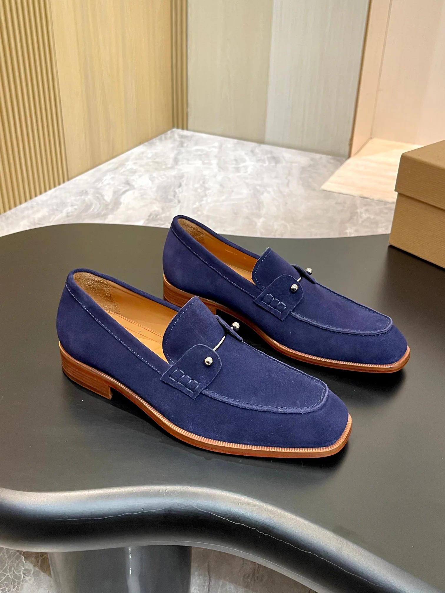 Men's Loafers And Dress Shoes CHRISTIAN LOUBOUTIN 18017857