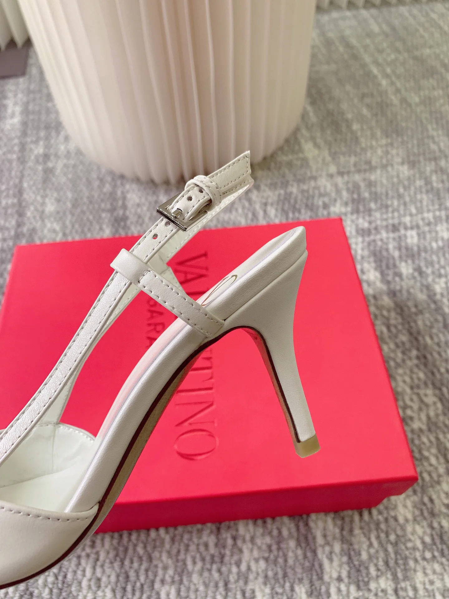 Women's Heels VALENTINO 17963100