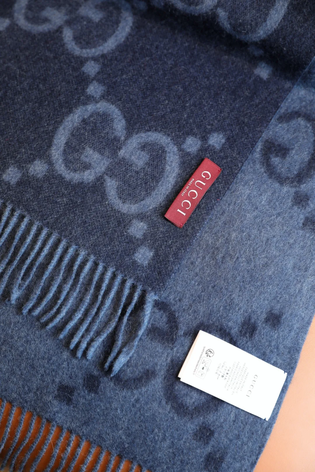 Scarves GUCCI 18265972