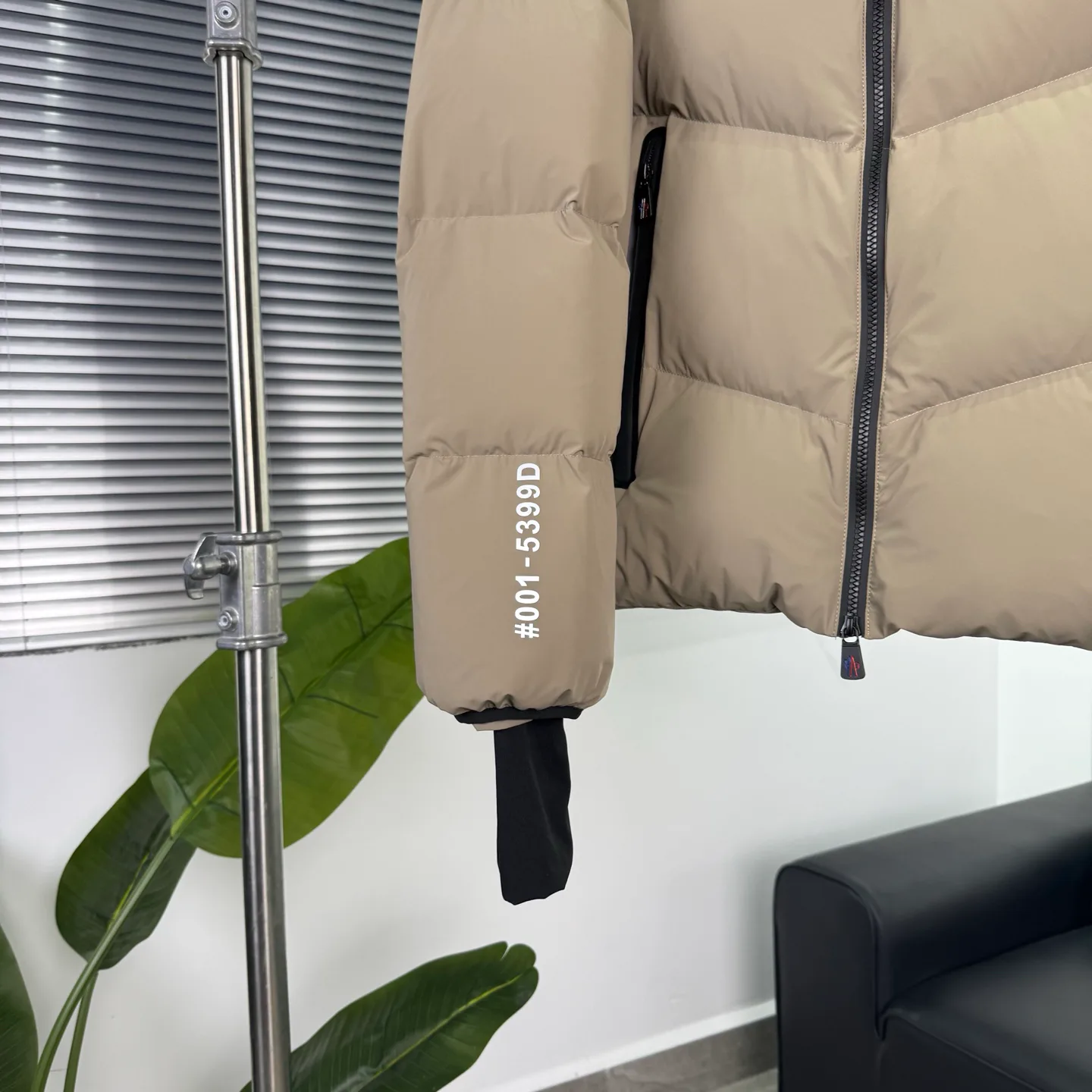 Men's Jackets And Down Jackets MONCLER 18415693