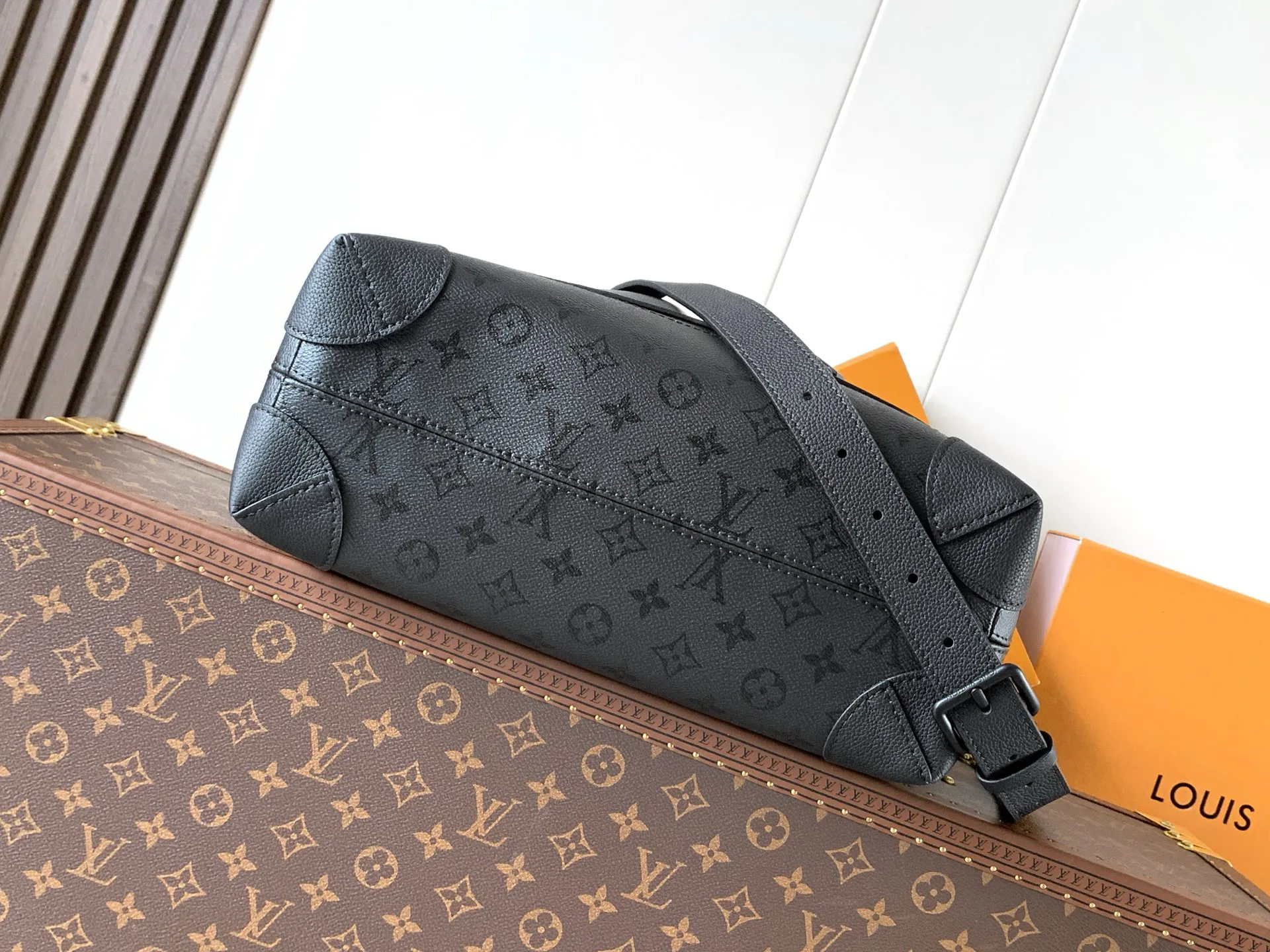 Women's Classic Handbags LOUIS VUITTON 17904097