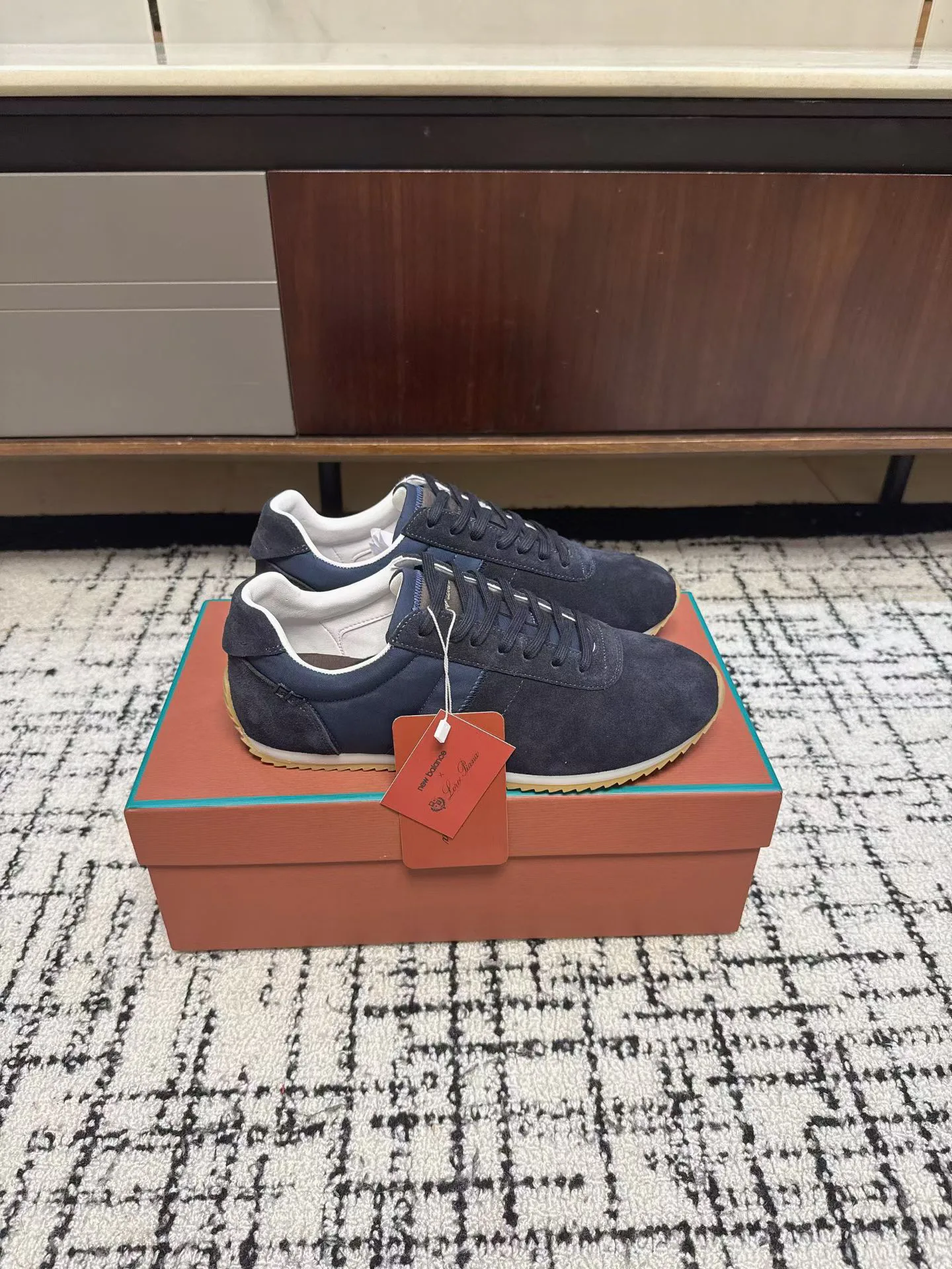 Women's Sneakers LORO PIANA 17335016