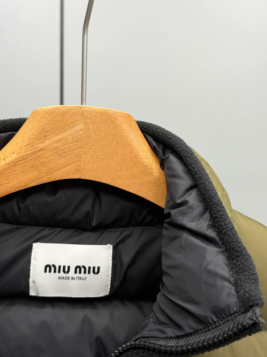 Women's Vests MIU MIU 17920939