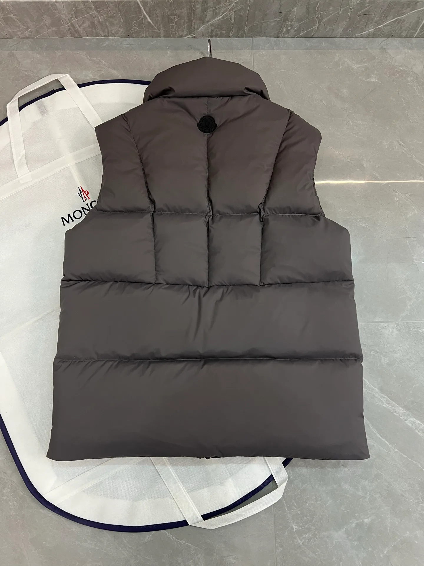 Жилеты Мужские Moncler 18599864