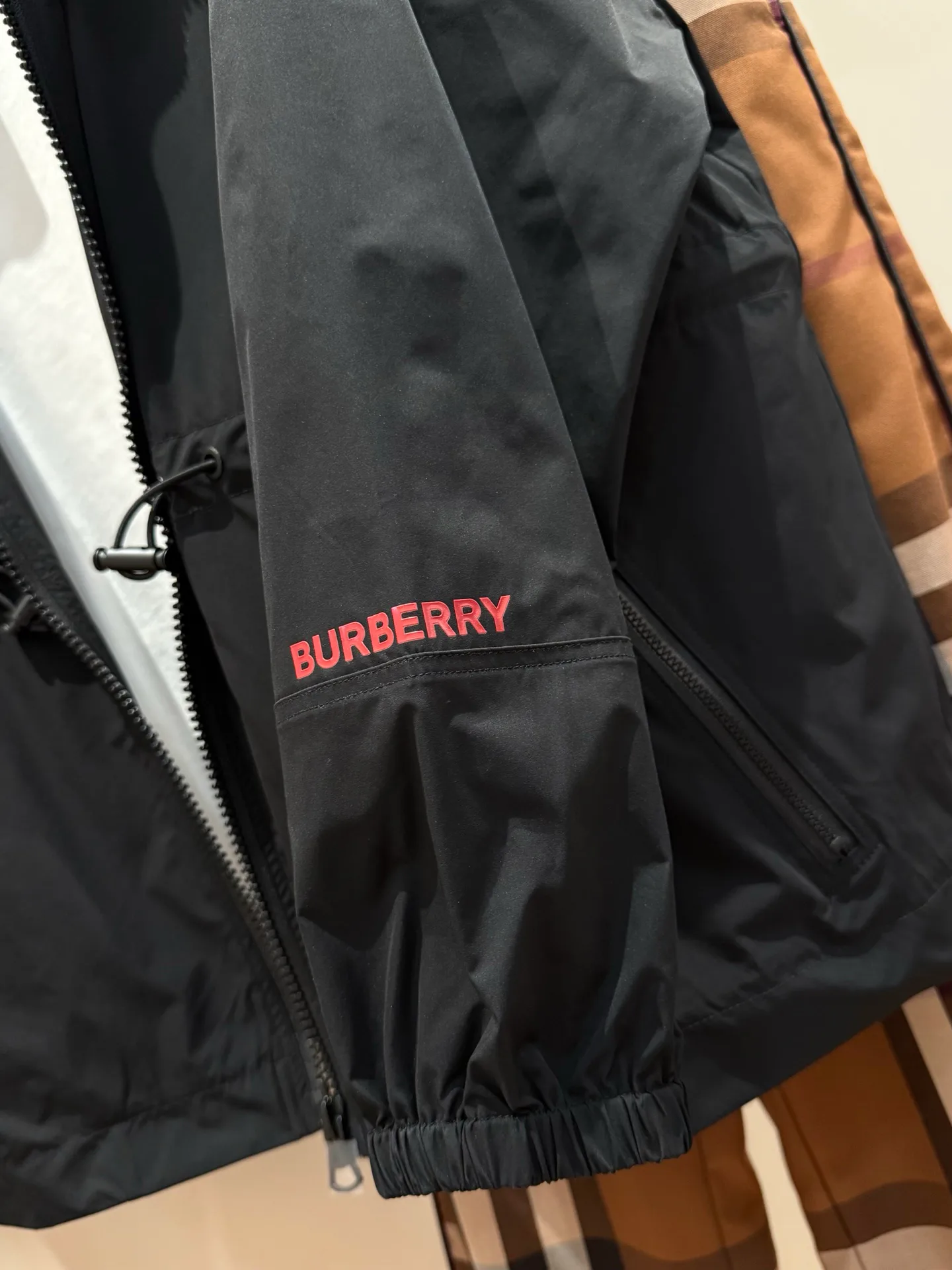 Women's Jackets And Down Jackets BURBERRY 17889944
