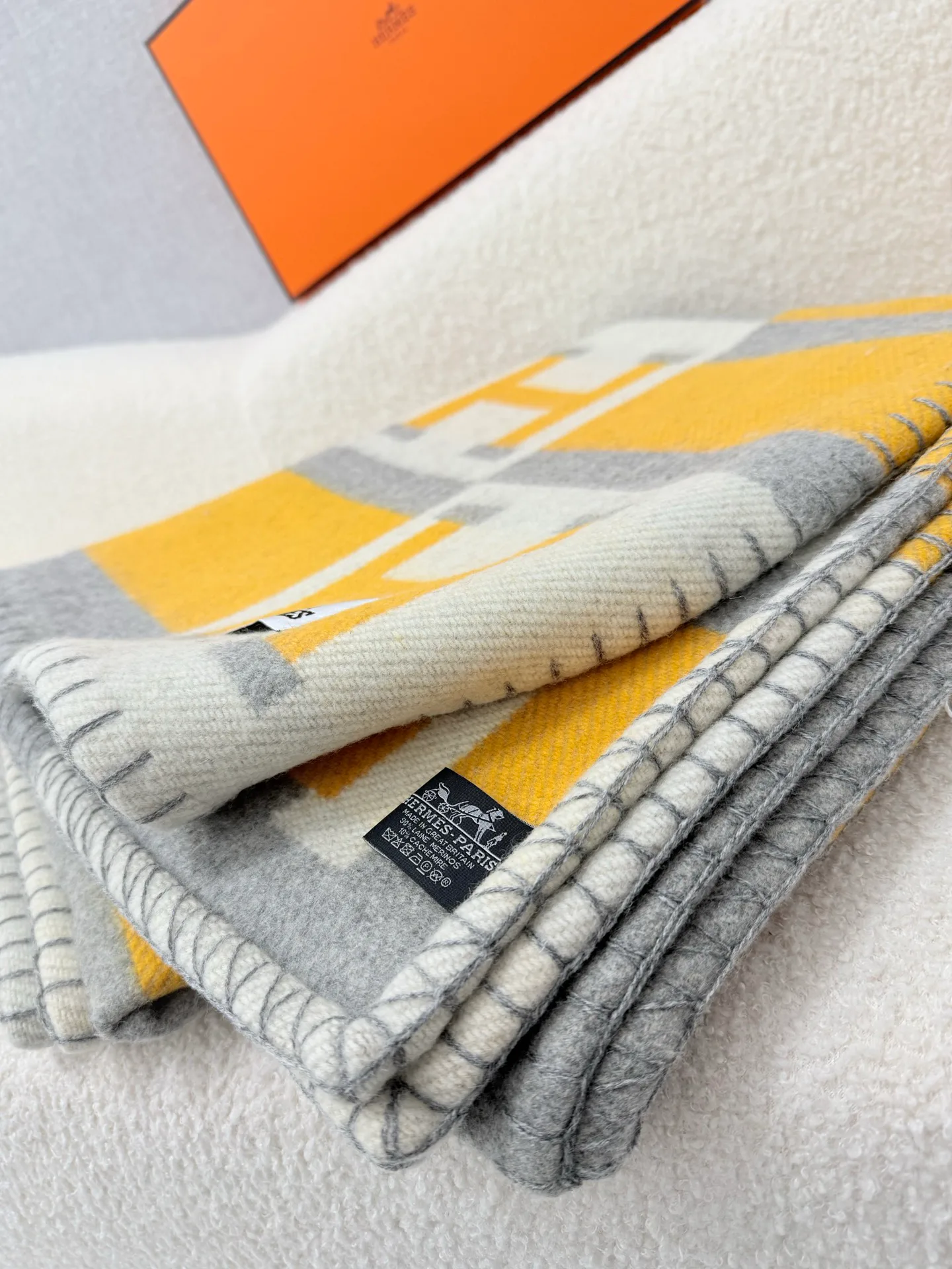 Textiles HERMES 18222650