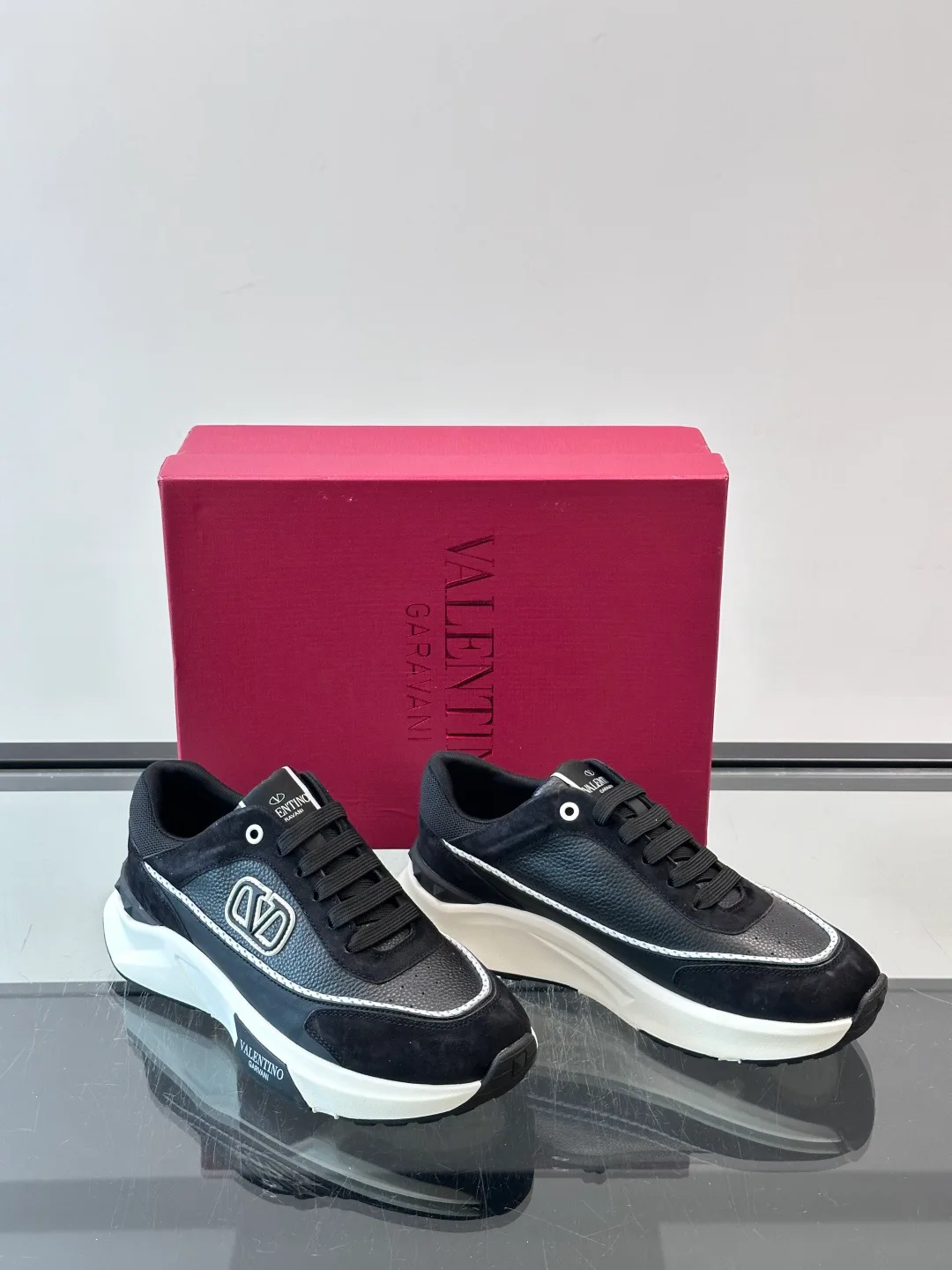 Men's Sneakers VALENTINO 18500689