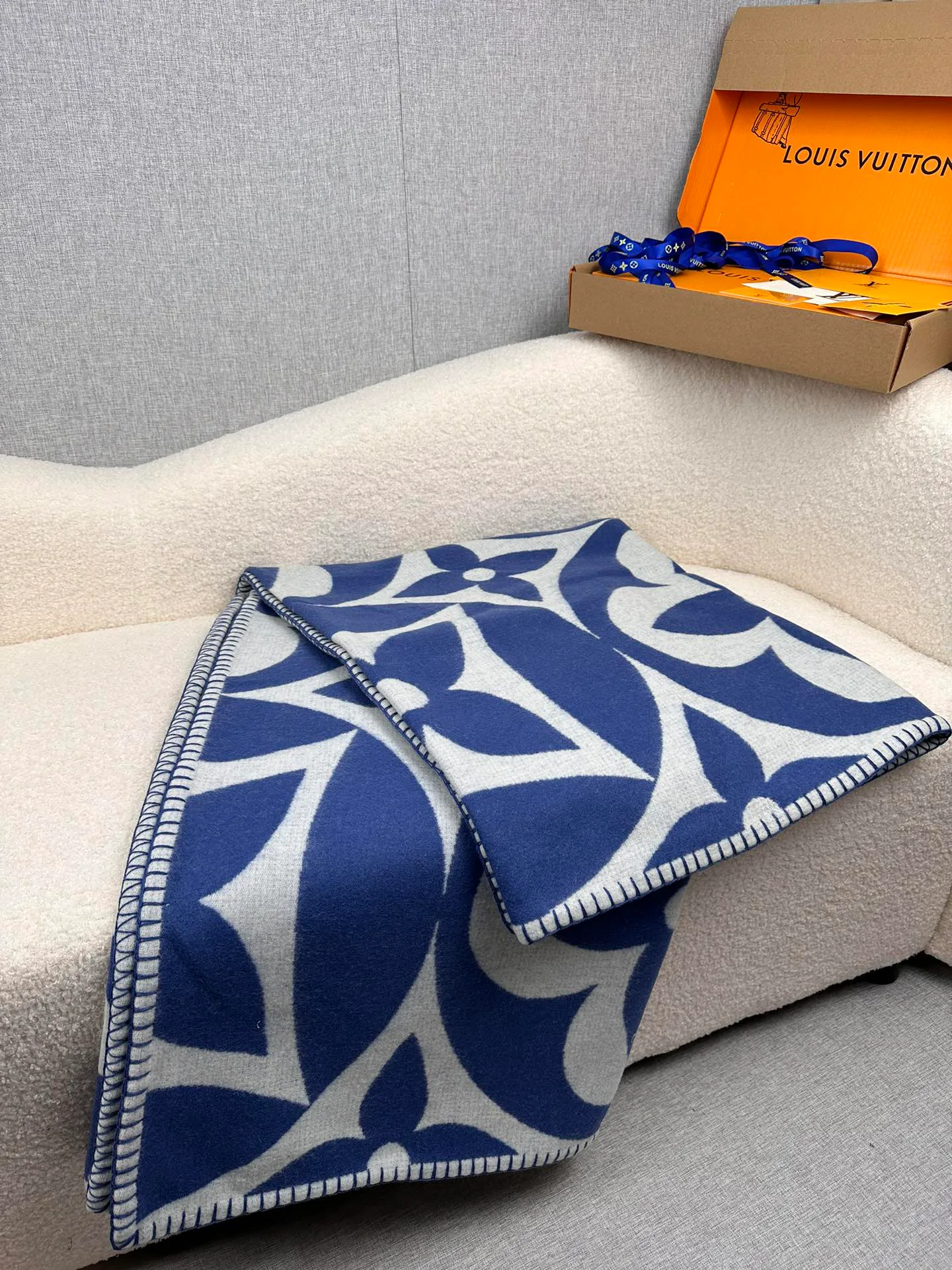 Textiles LOUIS VUITTON 18002658