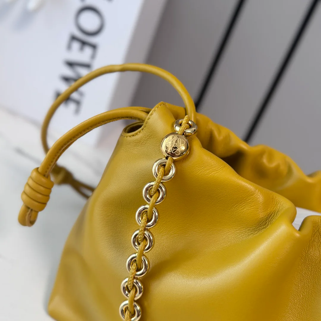 Women's Classic Handbags LOEWE 17796957