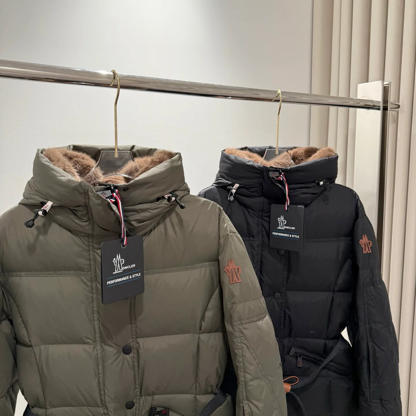 Куртки И Пуховики Женские Moncler 18555784