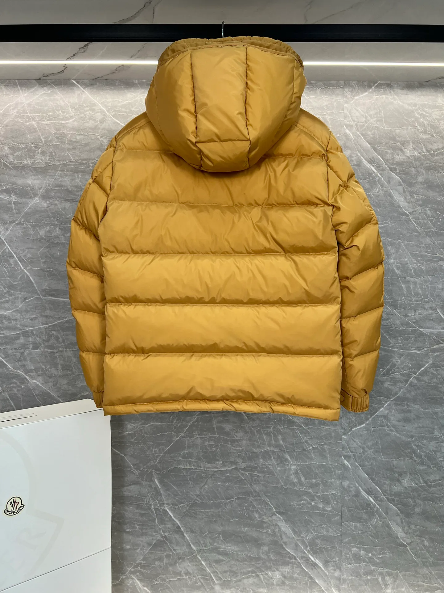 Куртки И Пуховики Мужские Moncler 18599873