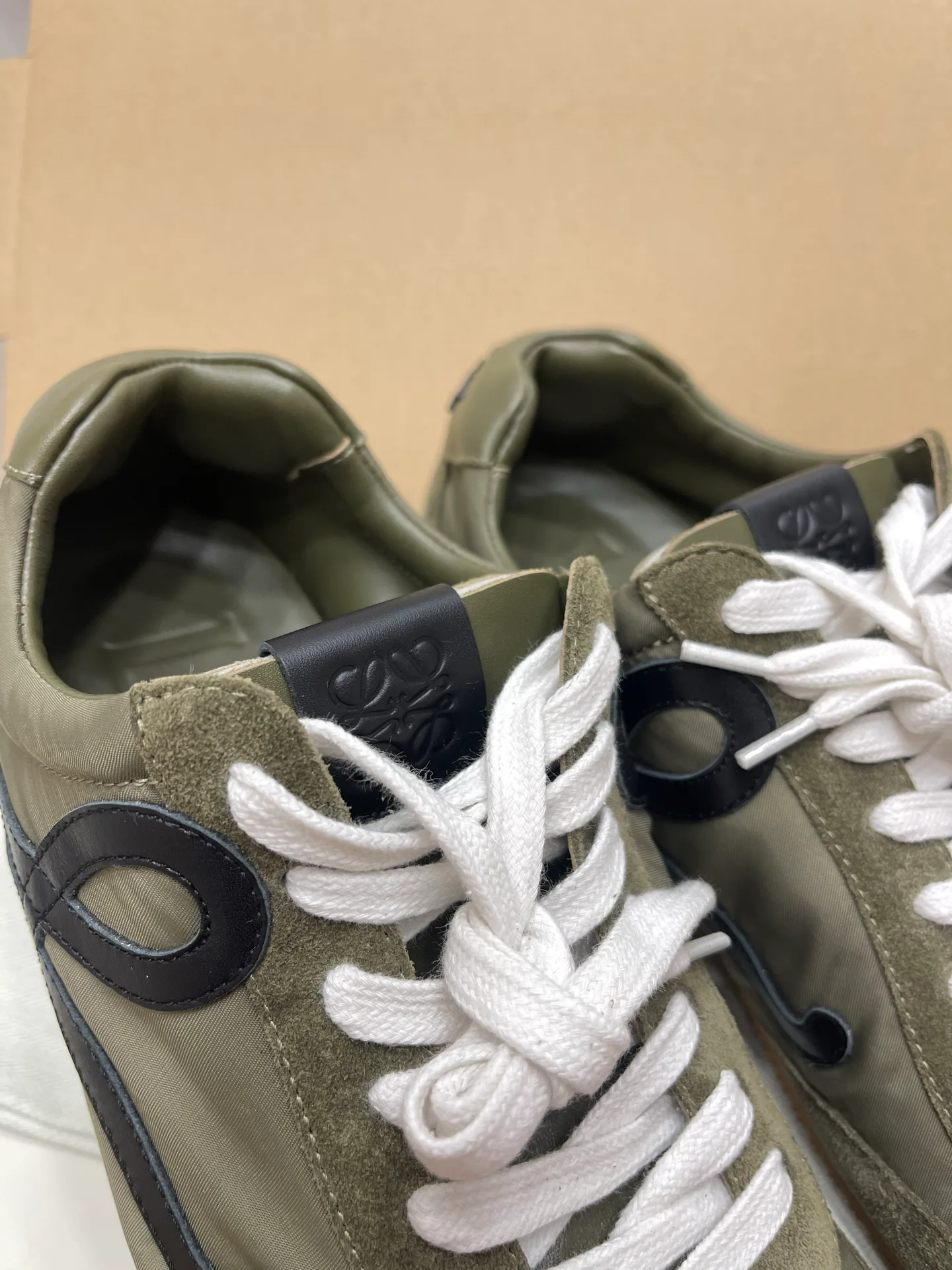 Women's Sneakers LOEWE 18191674