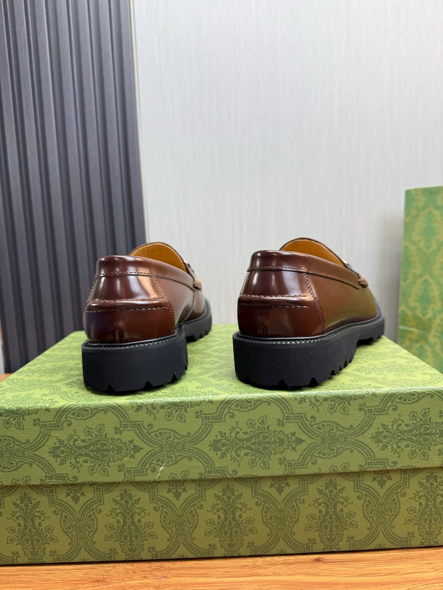 Men's Loafers And Dress Shoes GUCCI 17851631