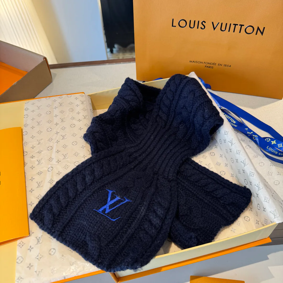 Scarves LOUIS VUITTON 18377564