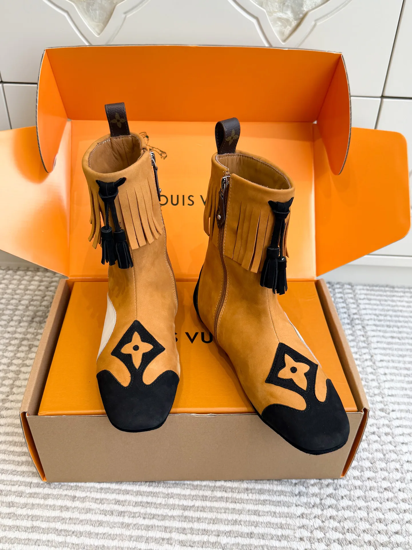 Women's Booties LOUIS VUITTON 18261134